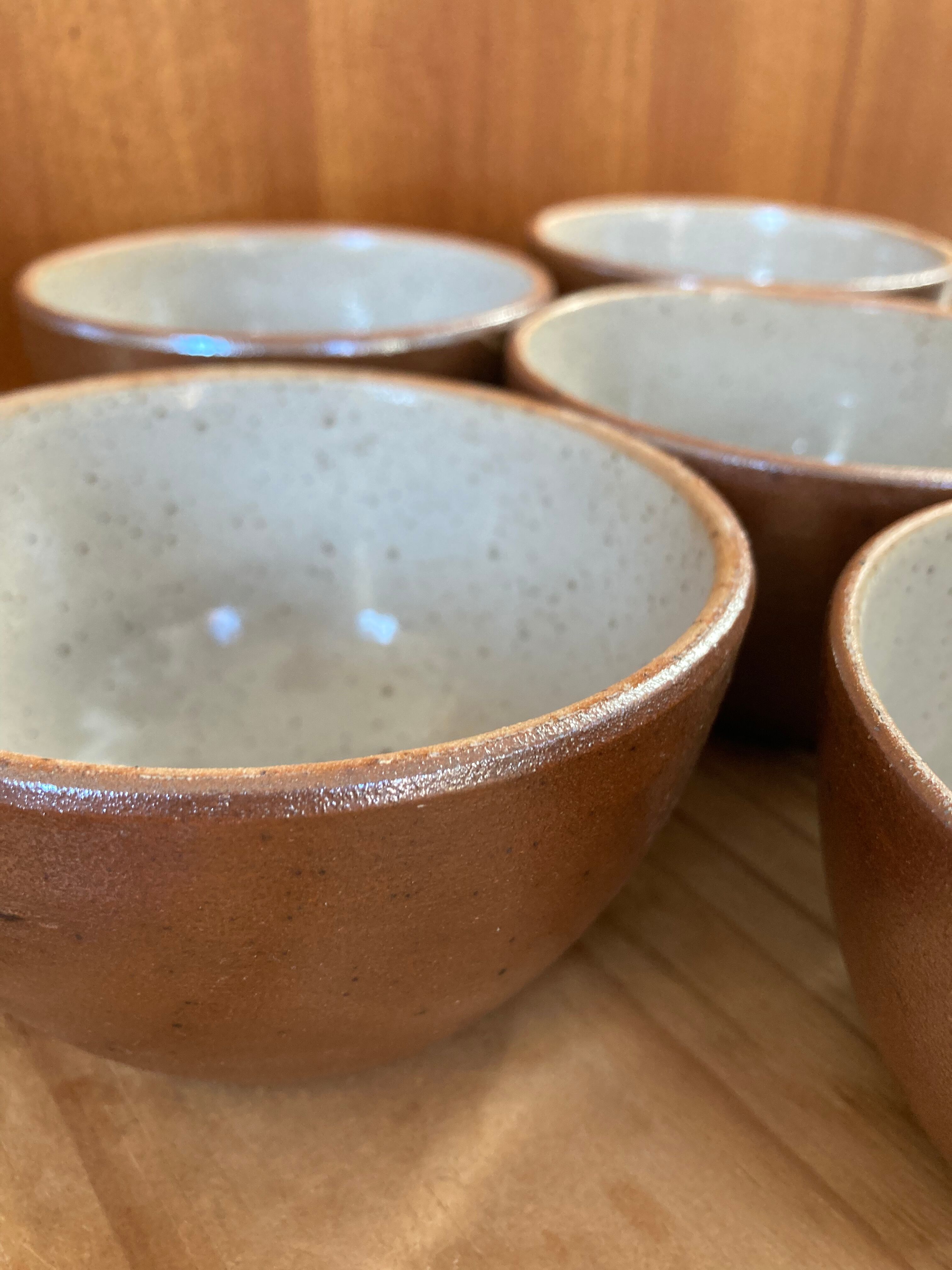 6 stoneware bowls