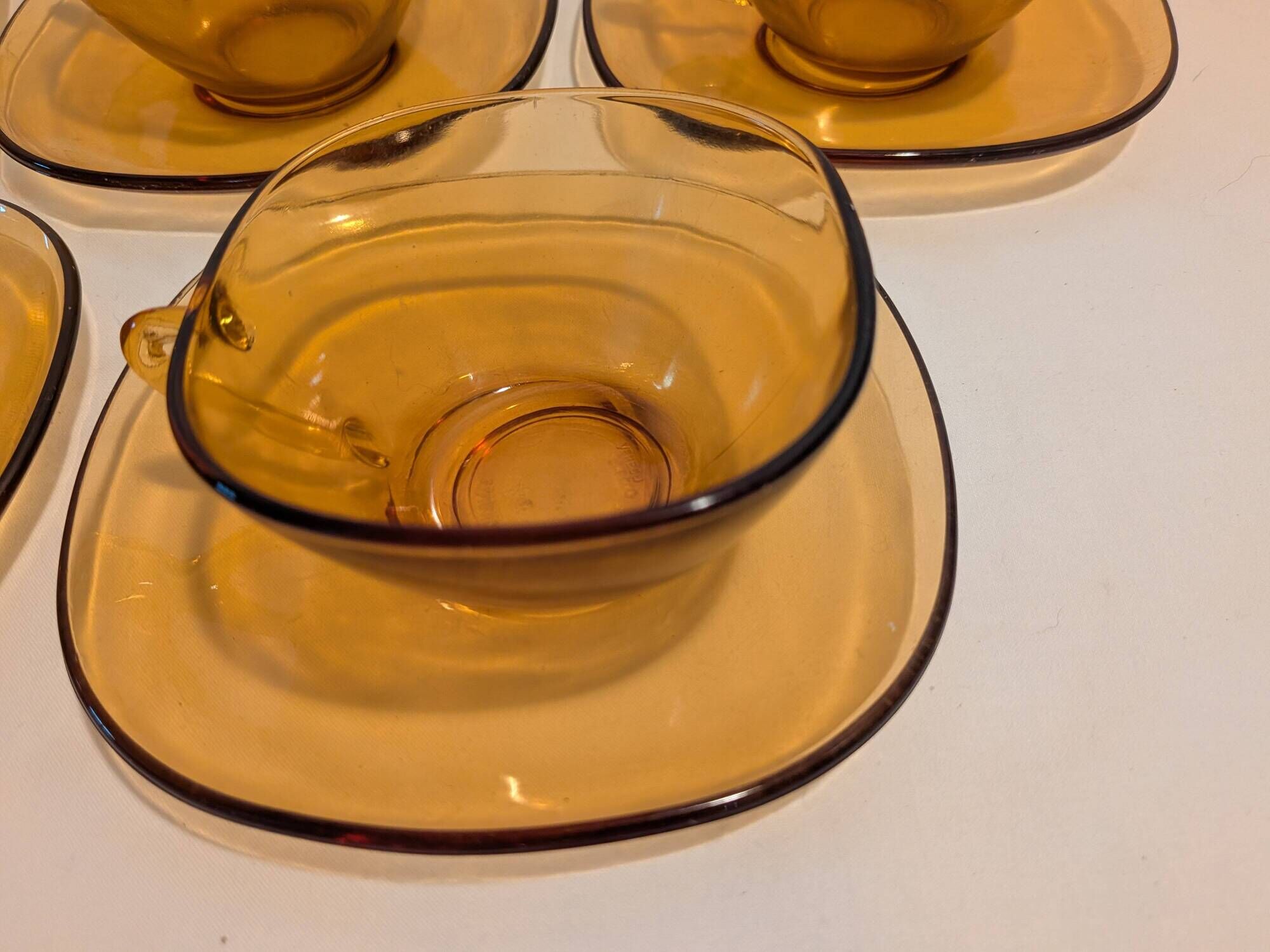 7-cup and saucer set VERECO France in amber glass – 1970s