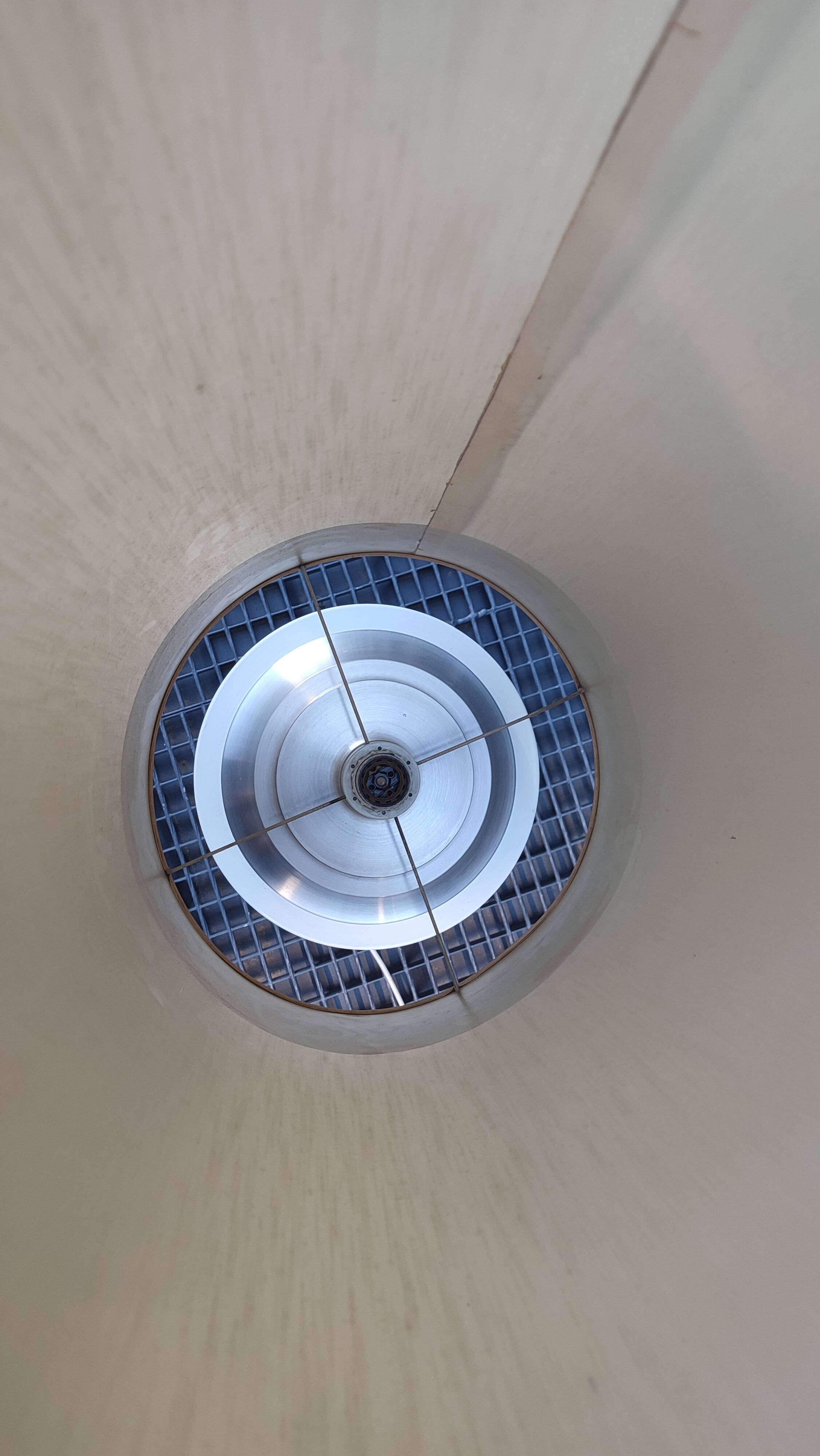 Lampe de parquet cylindrique en aluminium