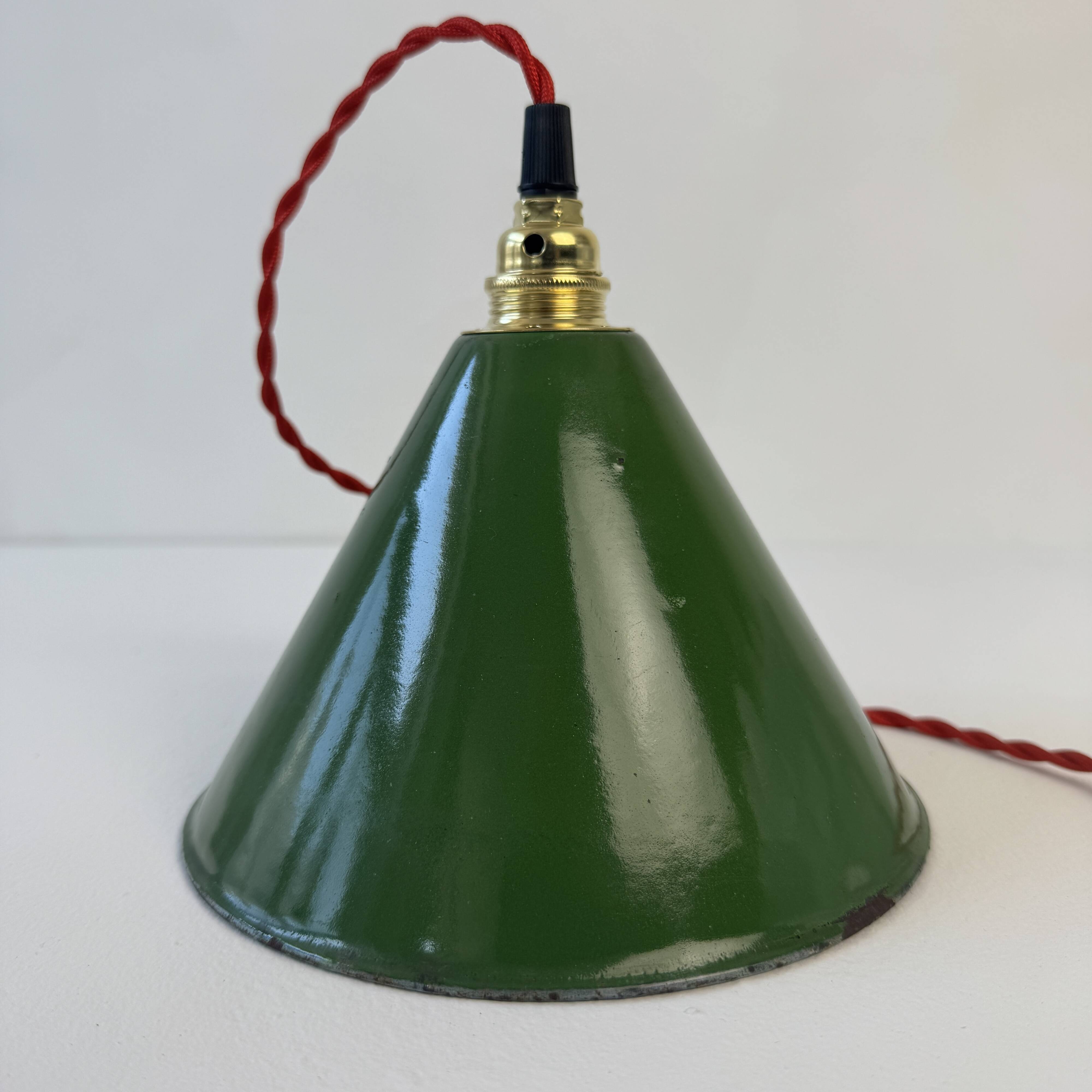 Set of 2 green conical workshop suspensions