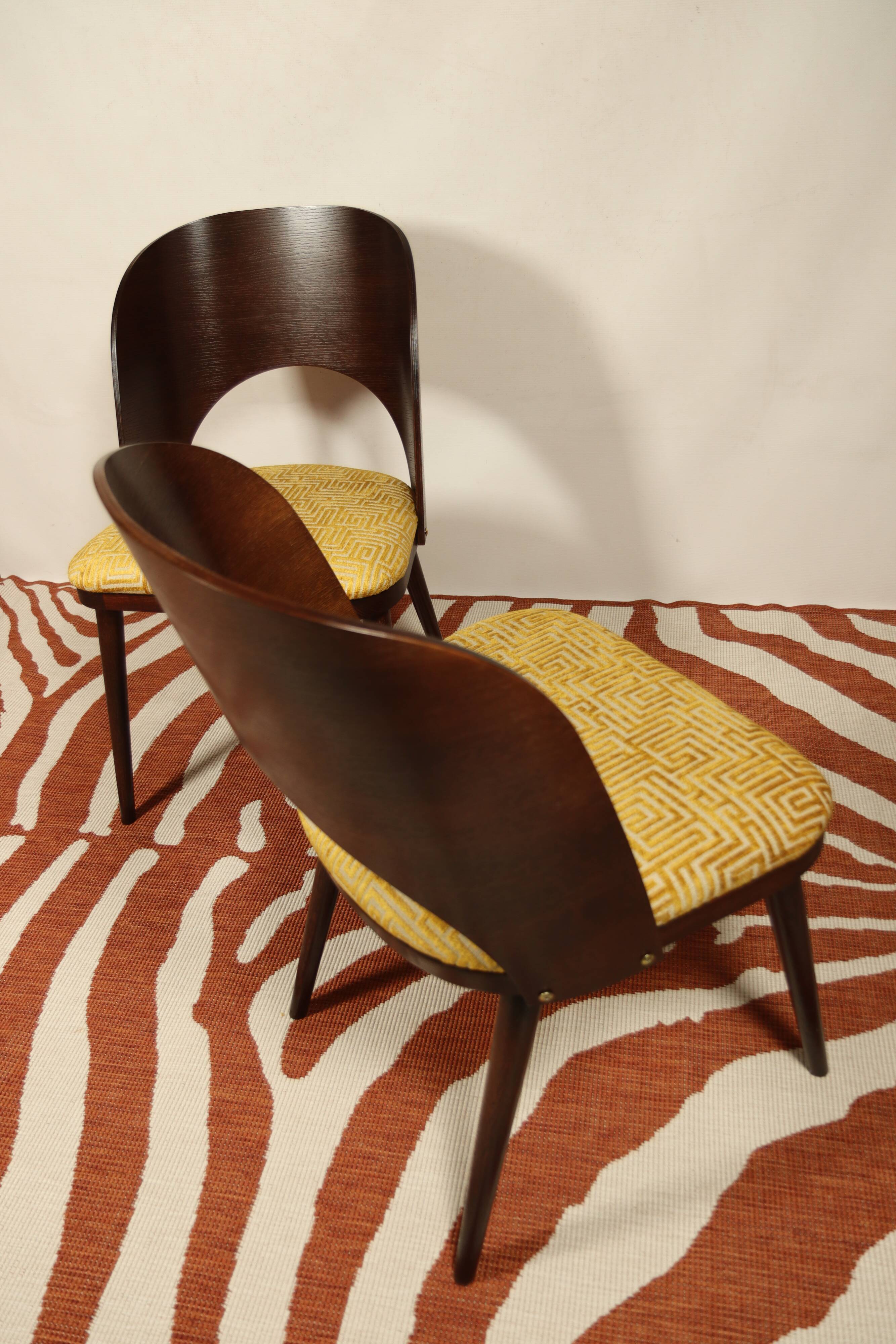 Ensemble de 4 chaises de salle à manger de style art déco en bois de chêne marron chocolat avec revêtement géométrique