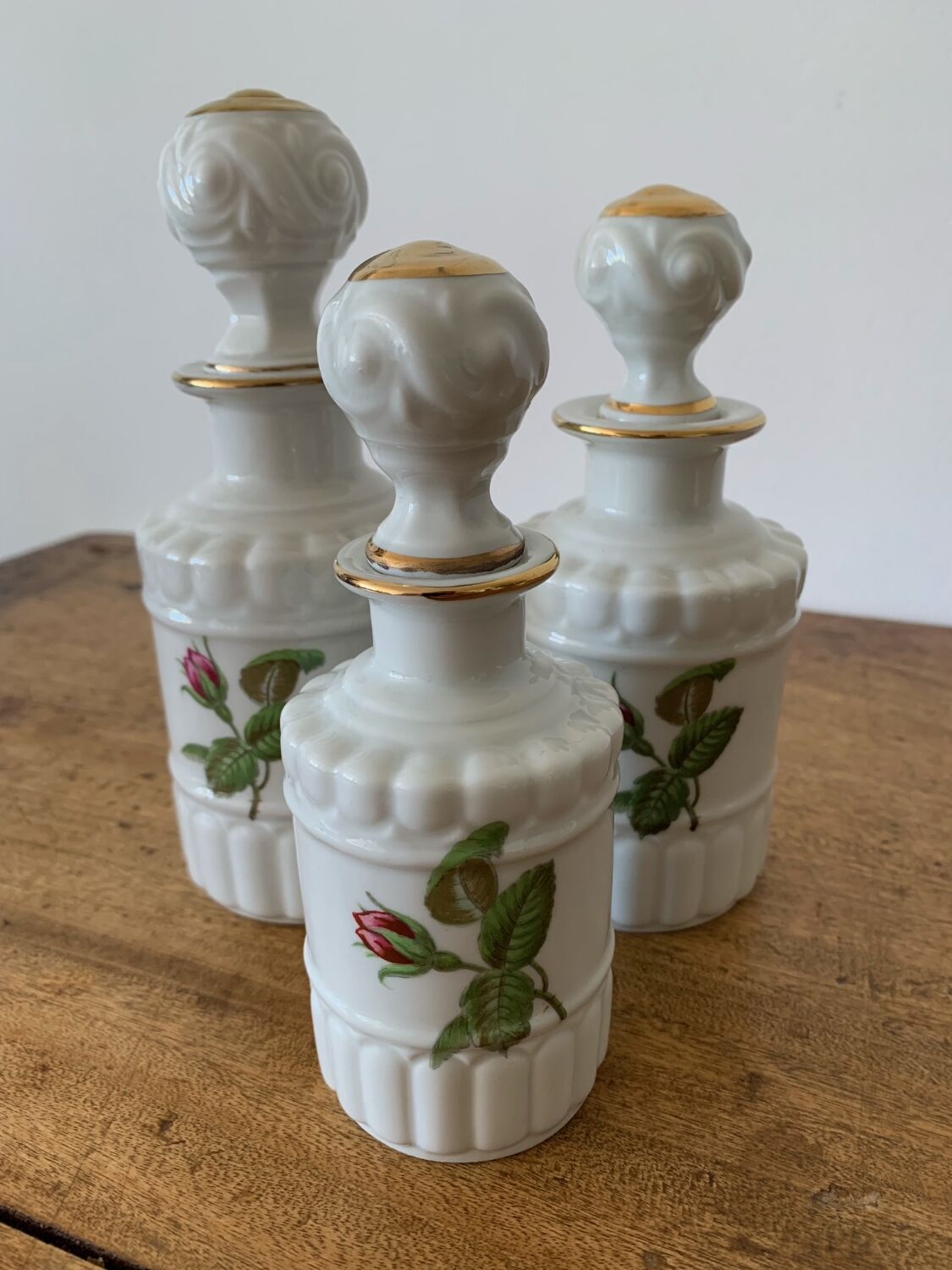 Porcelain set for bathroom