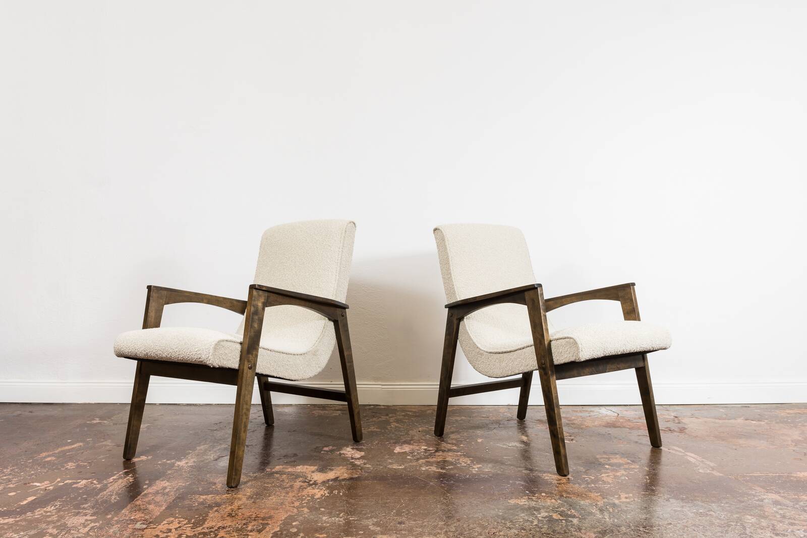 Paire de Fauteuils Mid-Century en Boucle Beige 1964