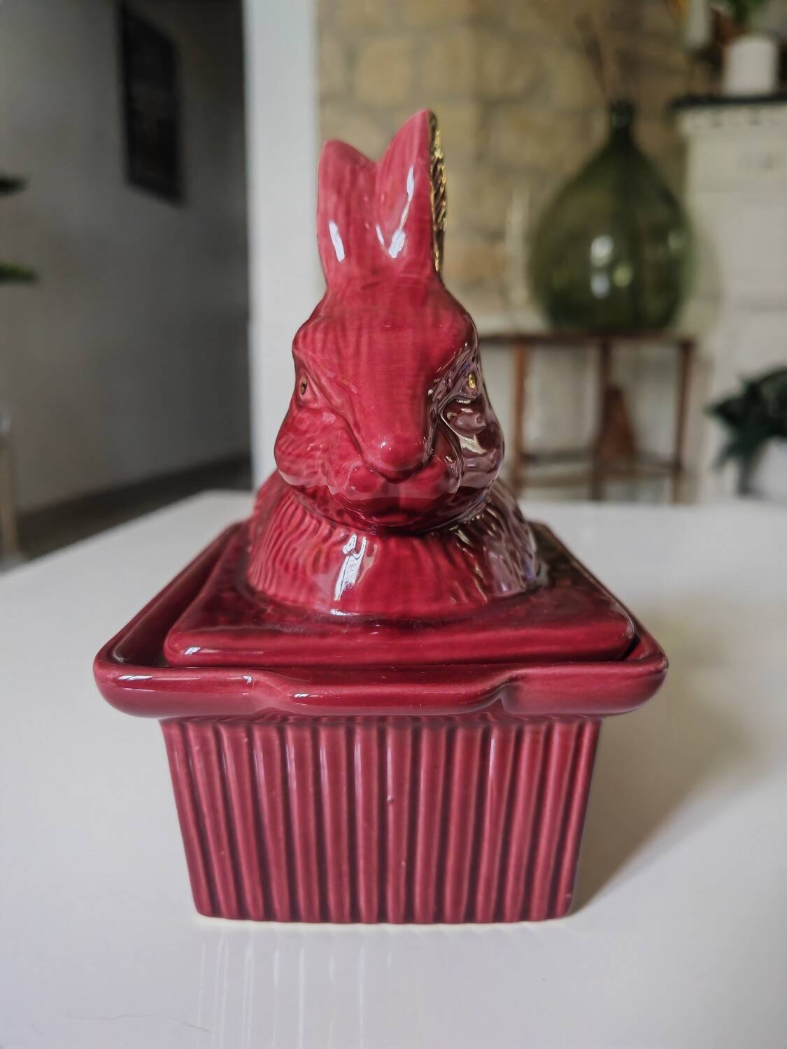 Ceramic rabbit box