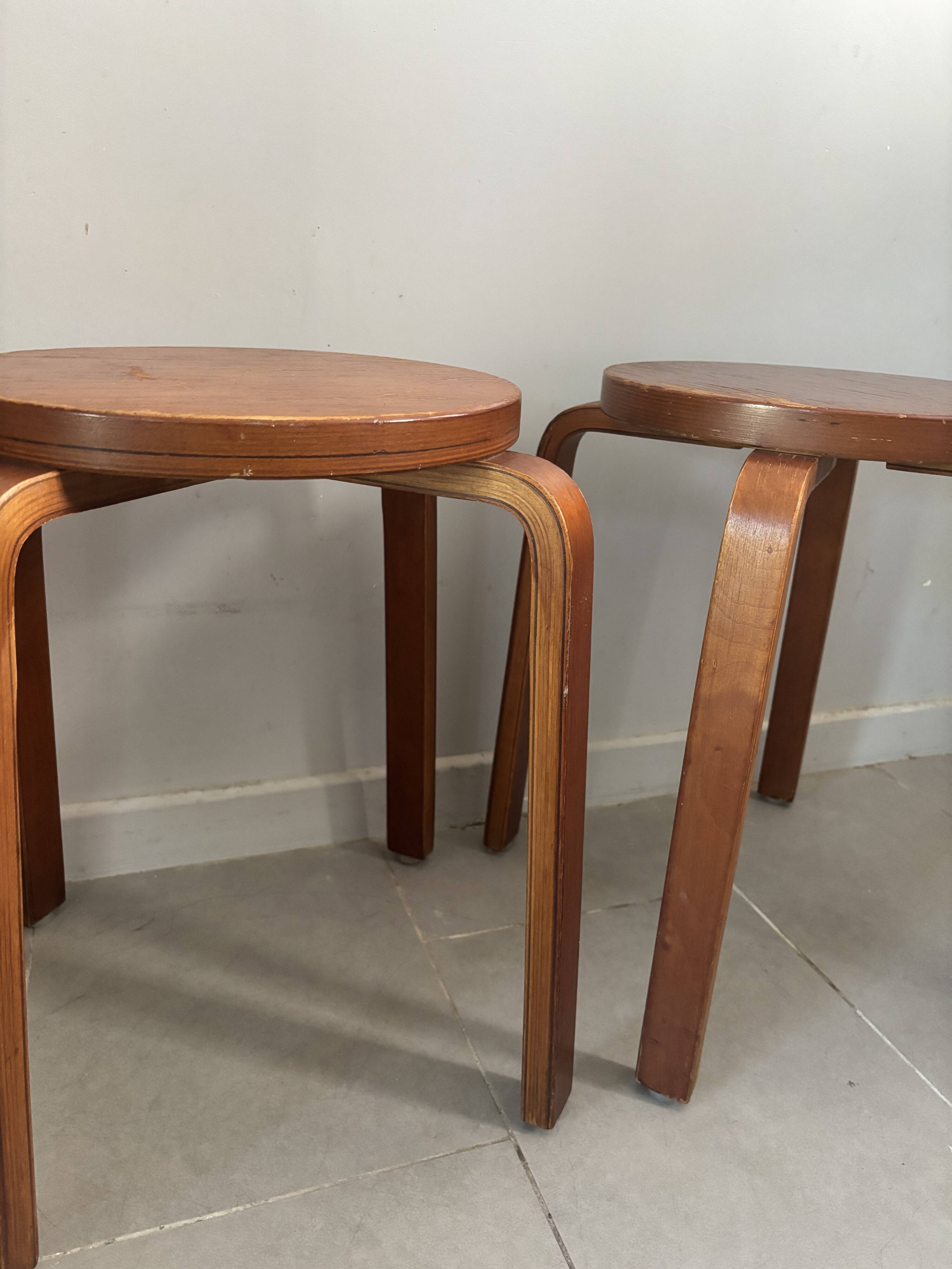 Pair of Artek stools model E60 (rare version with 4 legs), Alvar Aalto