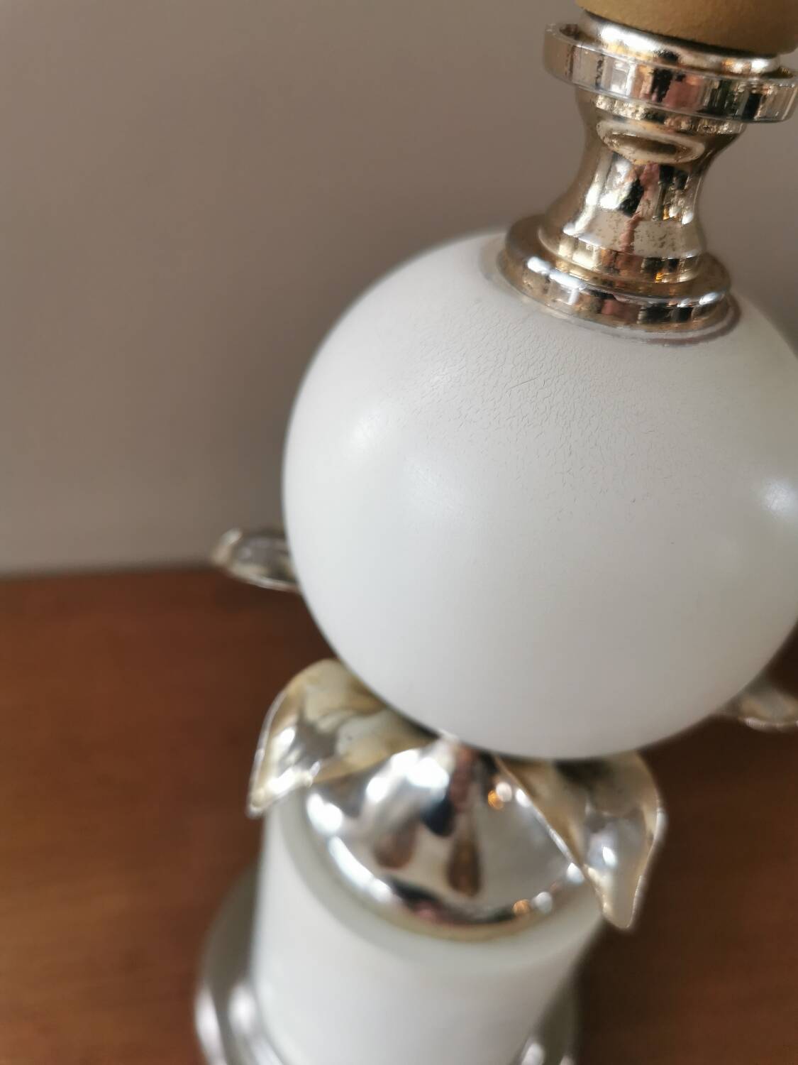 Vintage lamp base in wood and gold metal