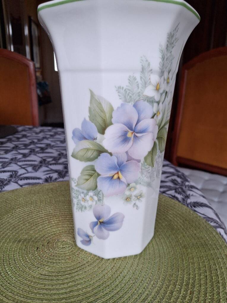 Superbe grand vase octogonal Porcelaine Limoges France