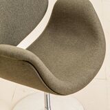 Pair of gray "Little Tulip" armchairs by Pierre Paulin for Artifort 80's