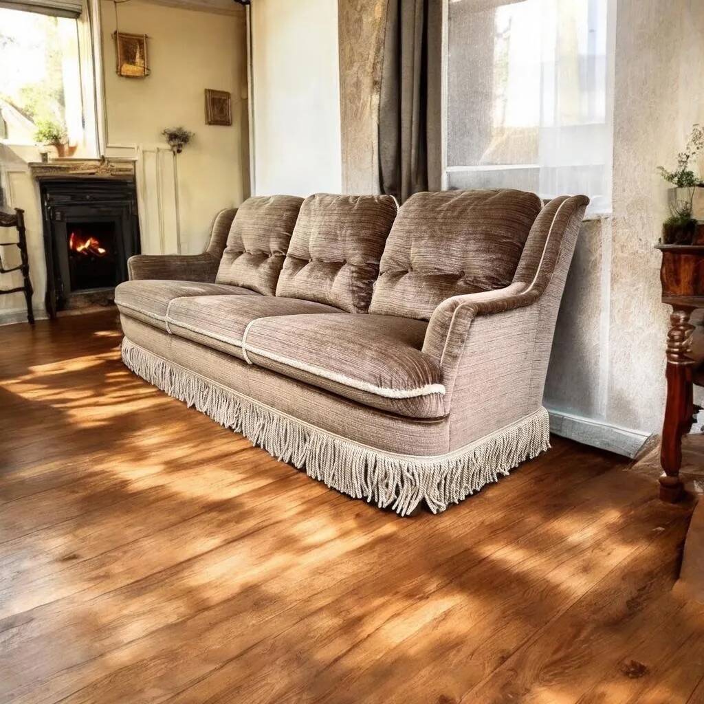 SOFA / SOFA / THREE SEATER VINTAGE IN VELVET WITH FRINGES