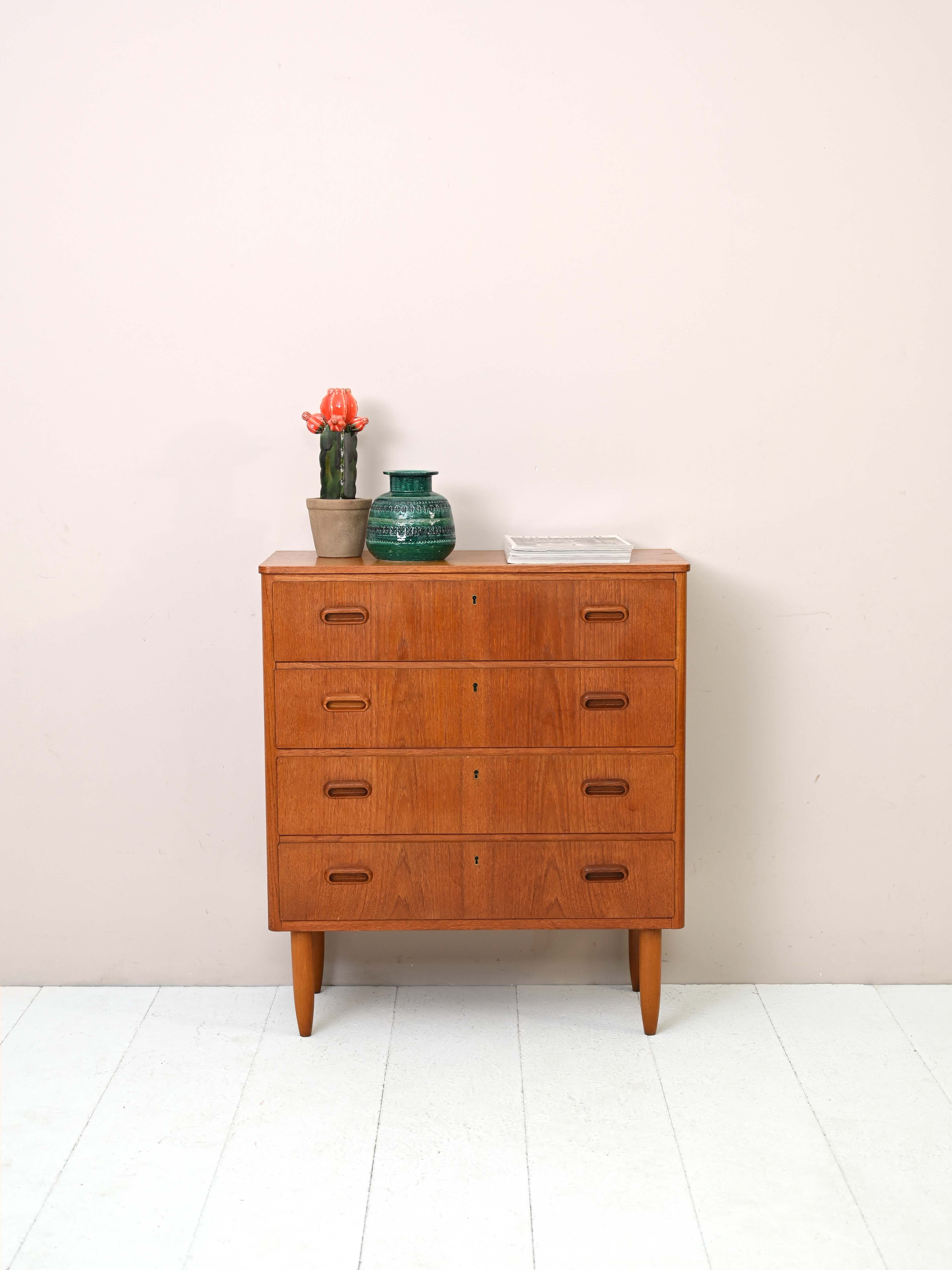 Commode en teck scandinave