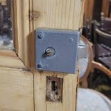 Monumental library of pine wood, from the 19th century.