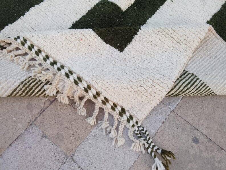 Fabulous personalised rug, authentic Moroccan rug, 150/250cm.