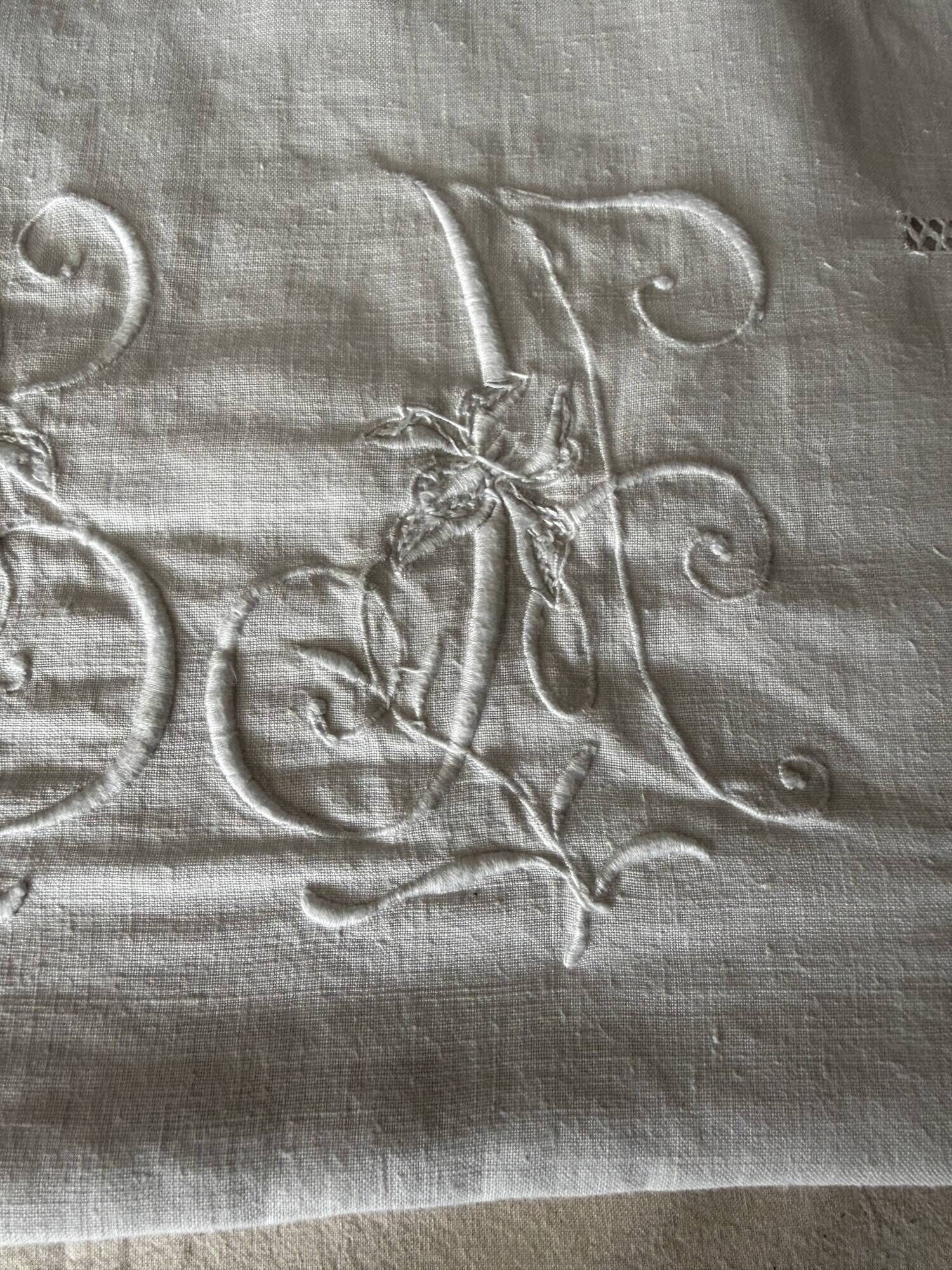Old fine linen curtain, monogram "GH" (230x320)