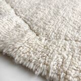 Moroccan Berber carpet Beni ouarain ecru plain with engraved diamonds 285x200cm