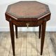 Art Deco gueridon in walnut burl marquetry, 1930.