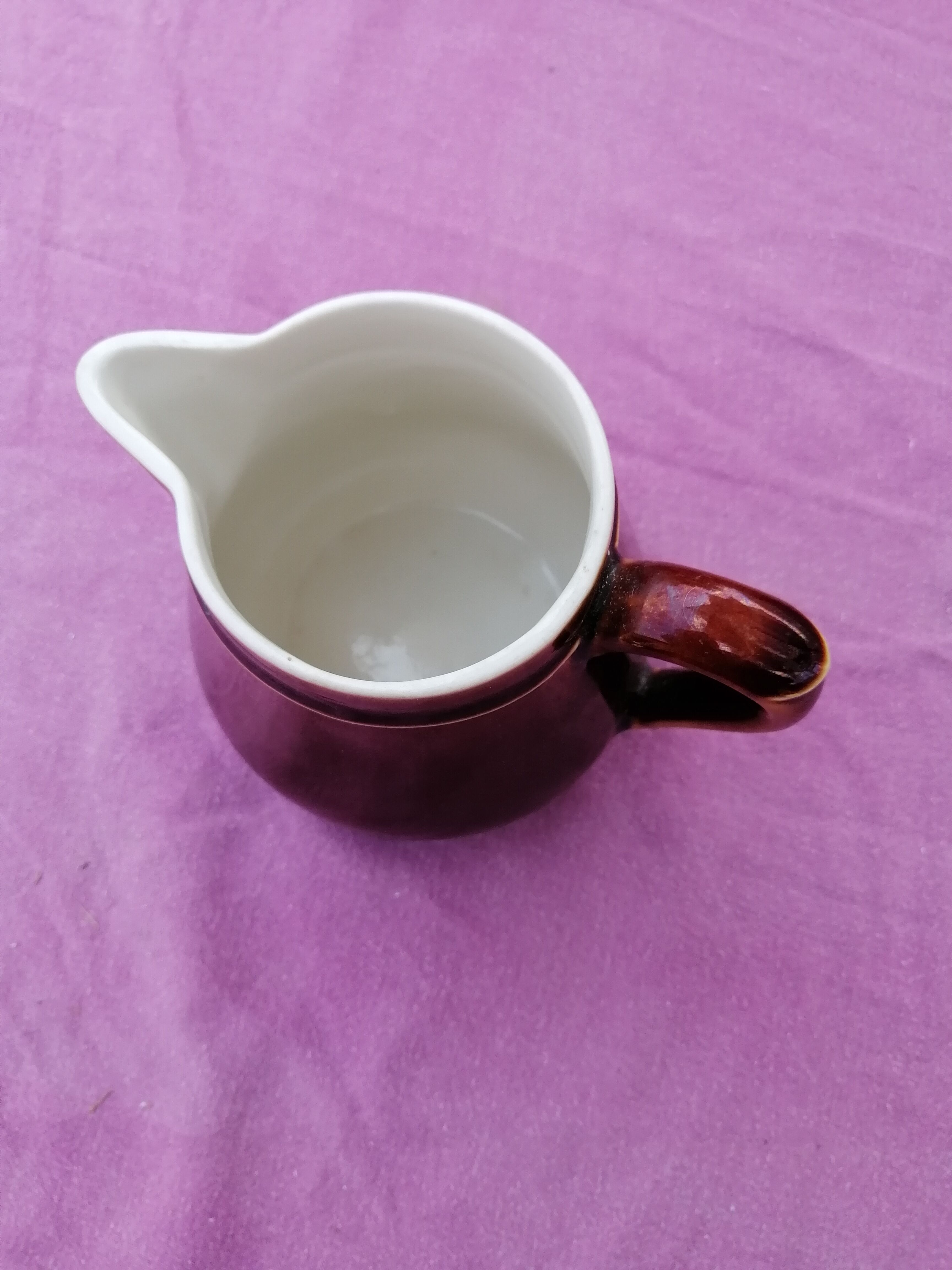 Earth pitcher and ceramic