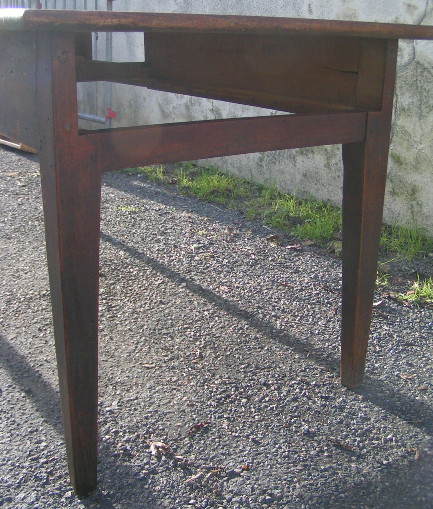 Farm table