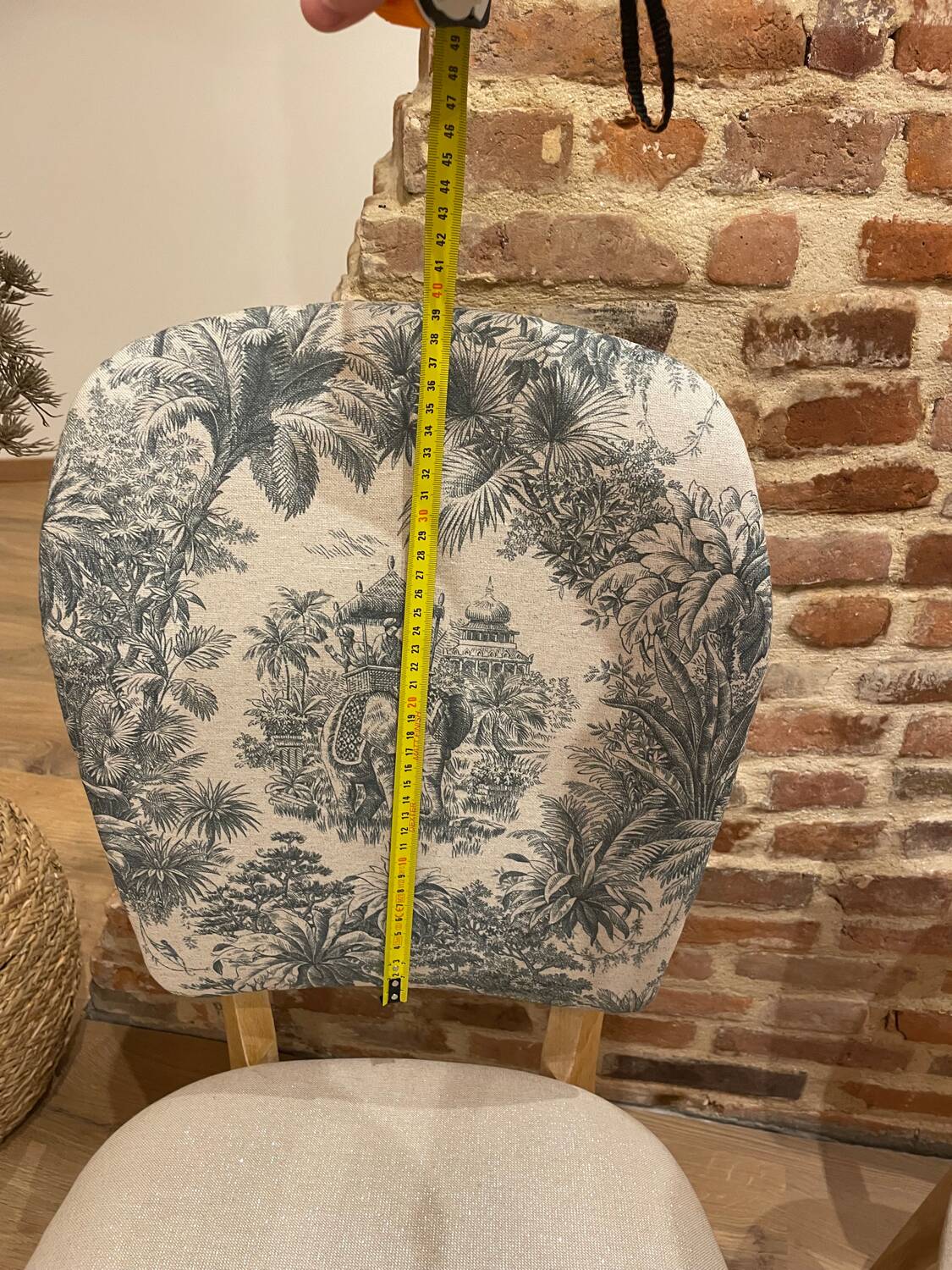 2 renovated vintage chairs from the 50s/60s.