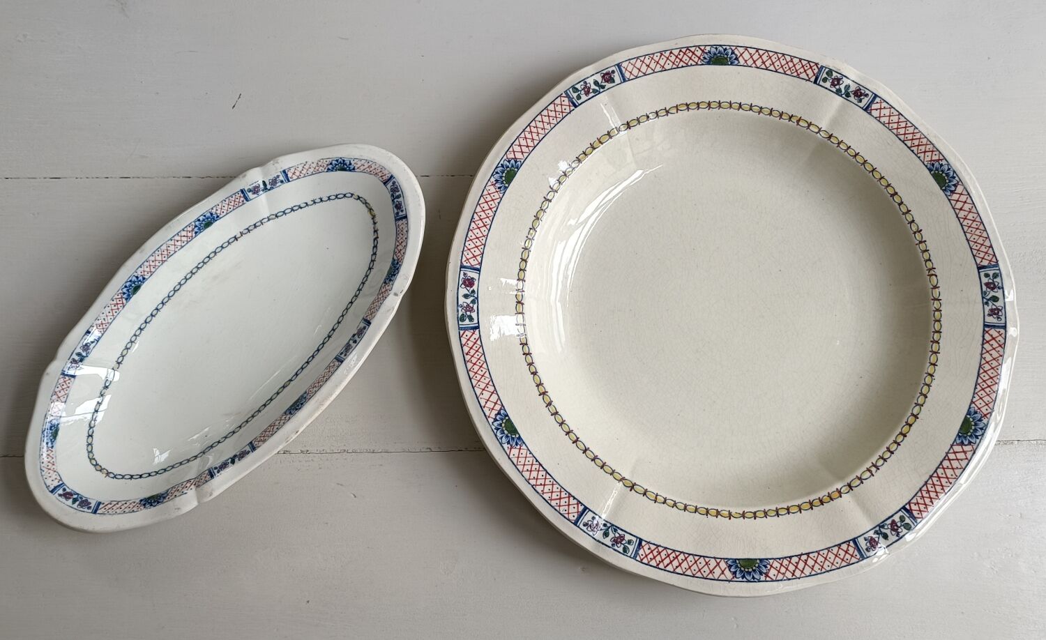 Round and ravier dish assorted in Gien earthenware