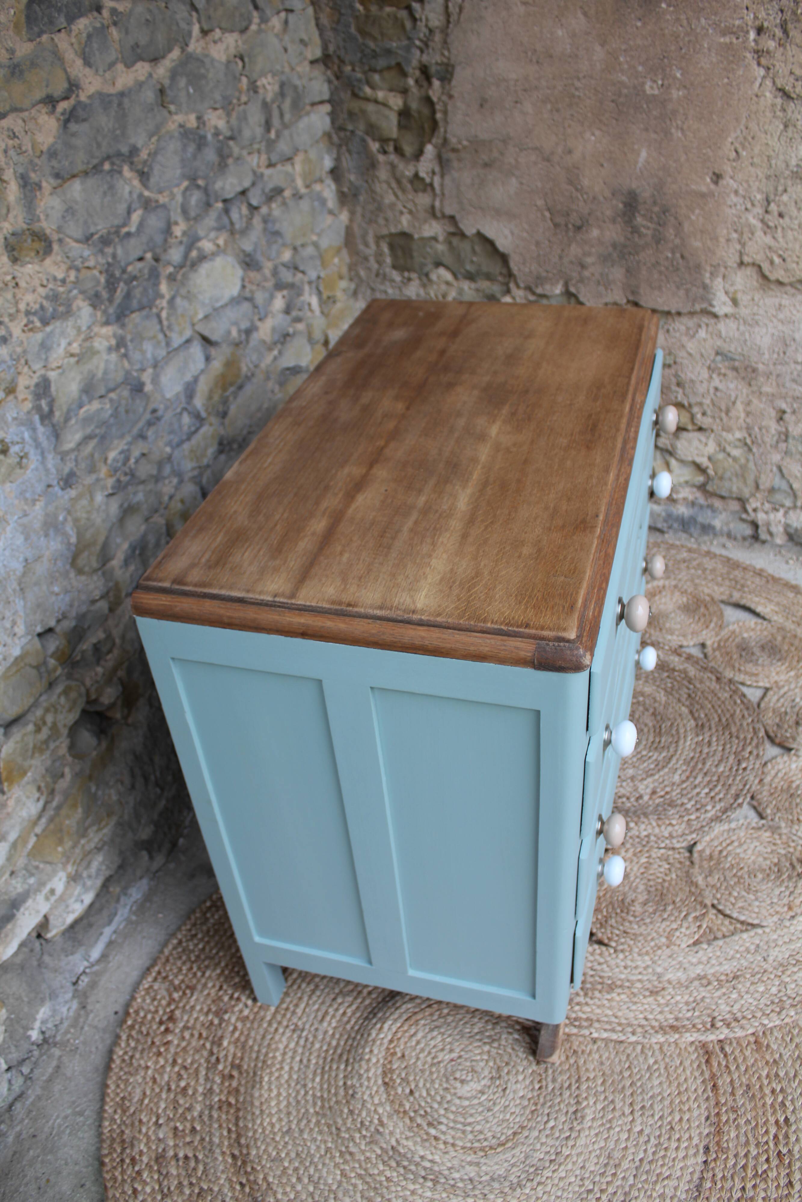 Chest of drawers
