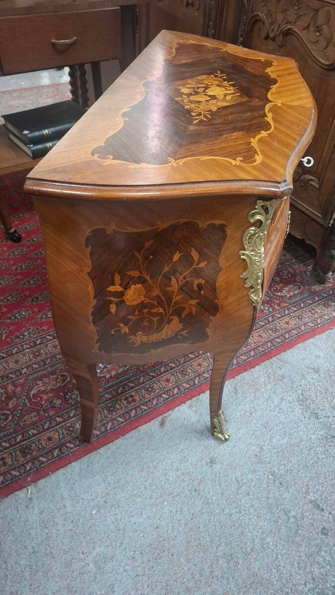 Louis XV style commode in marquetry