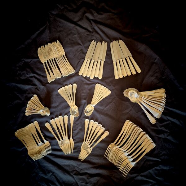 Menagere boulenger en métal argenté modele régence/ Berry