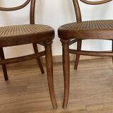 Pair of Thonet chairs model n° 10 of the 1890s in curved wood