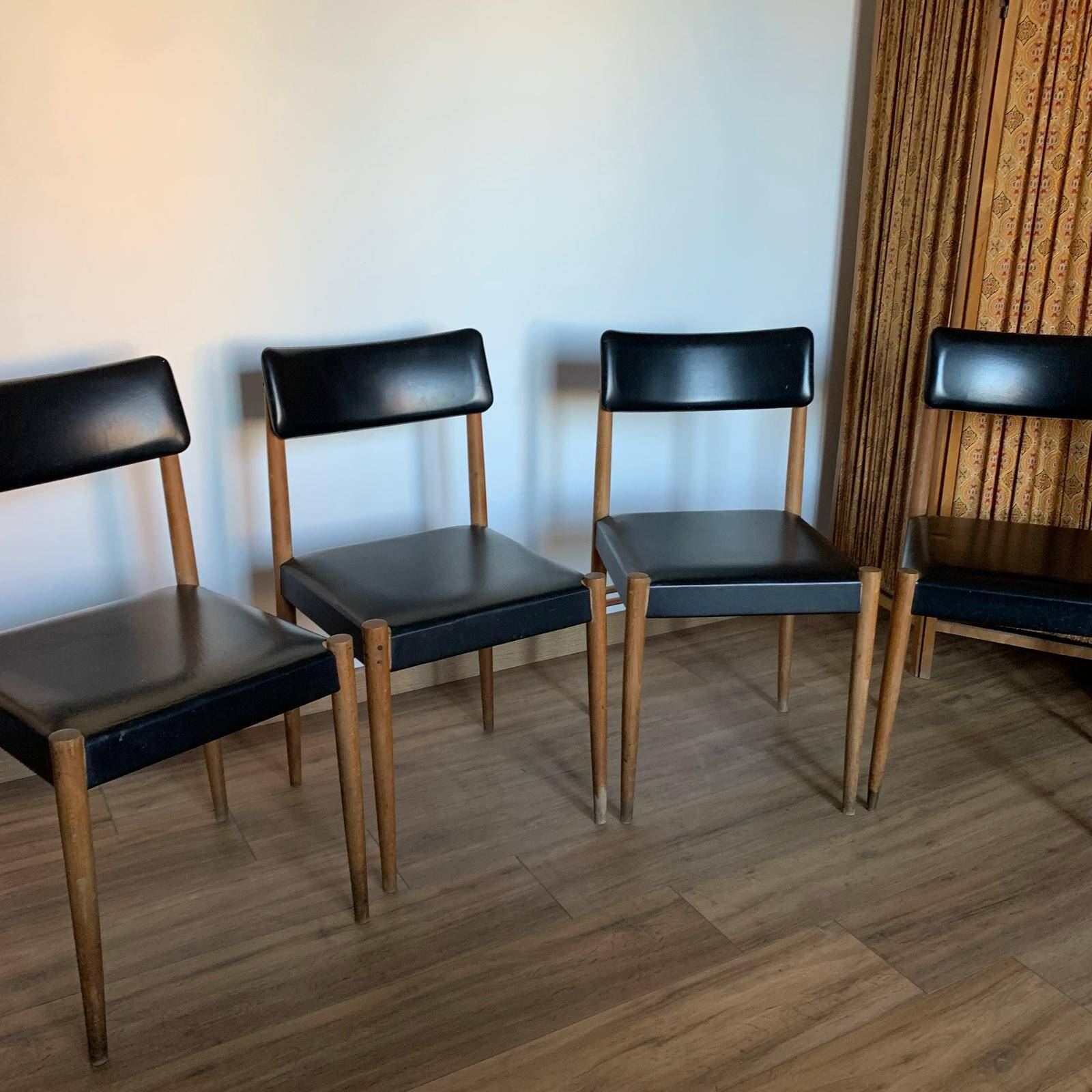 Set of 4 Scandinavian chairs