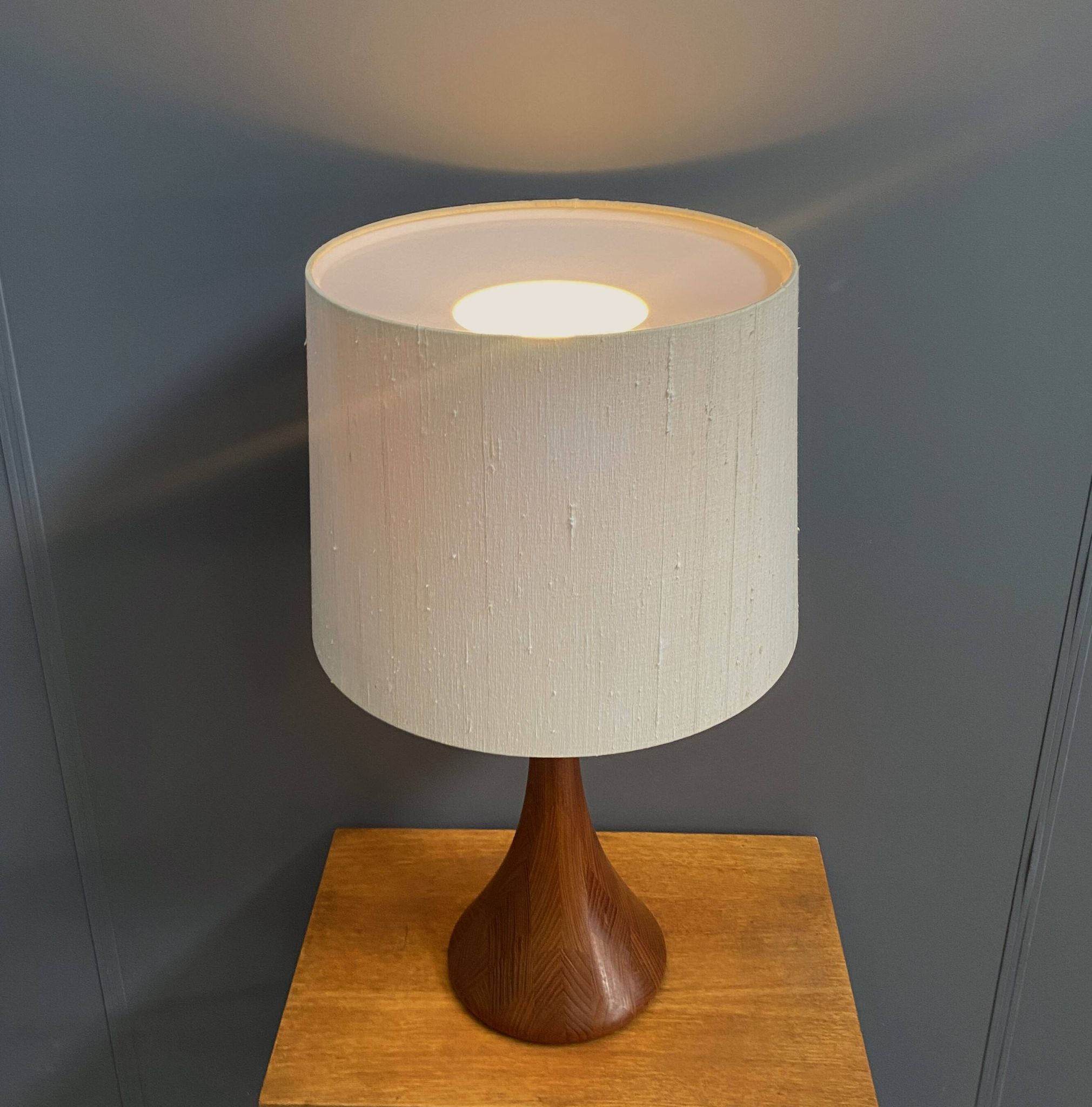 Lampe de table en teck par Domus modèle 7442, années 1970