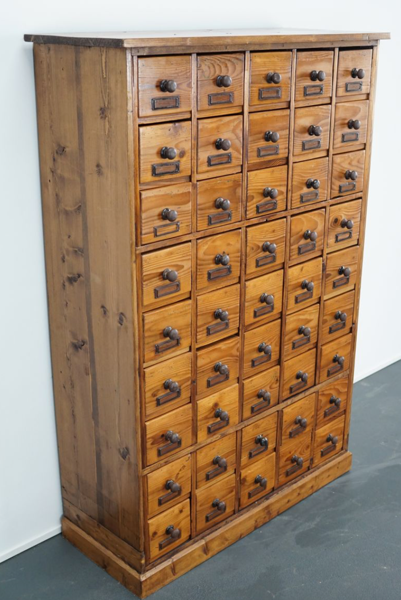 Armoire d'apothicaire Allemande en pin 1930s