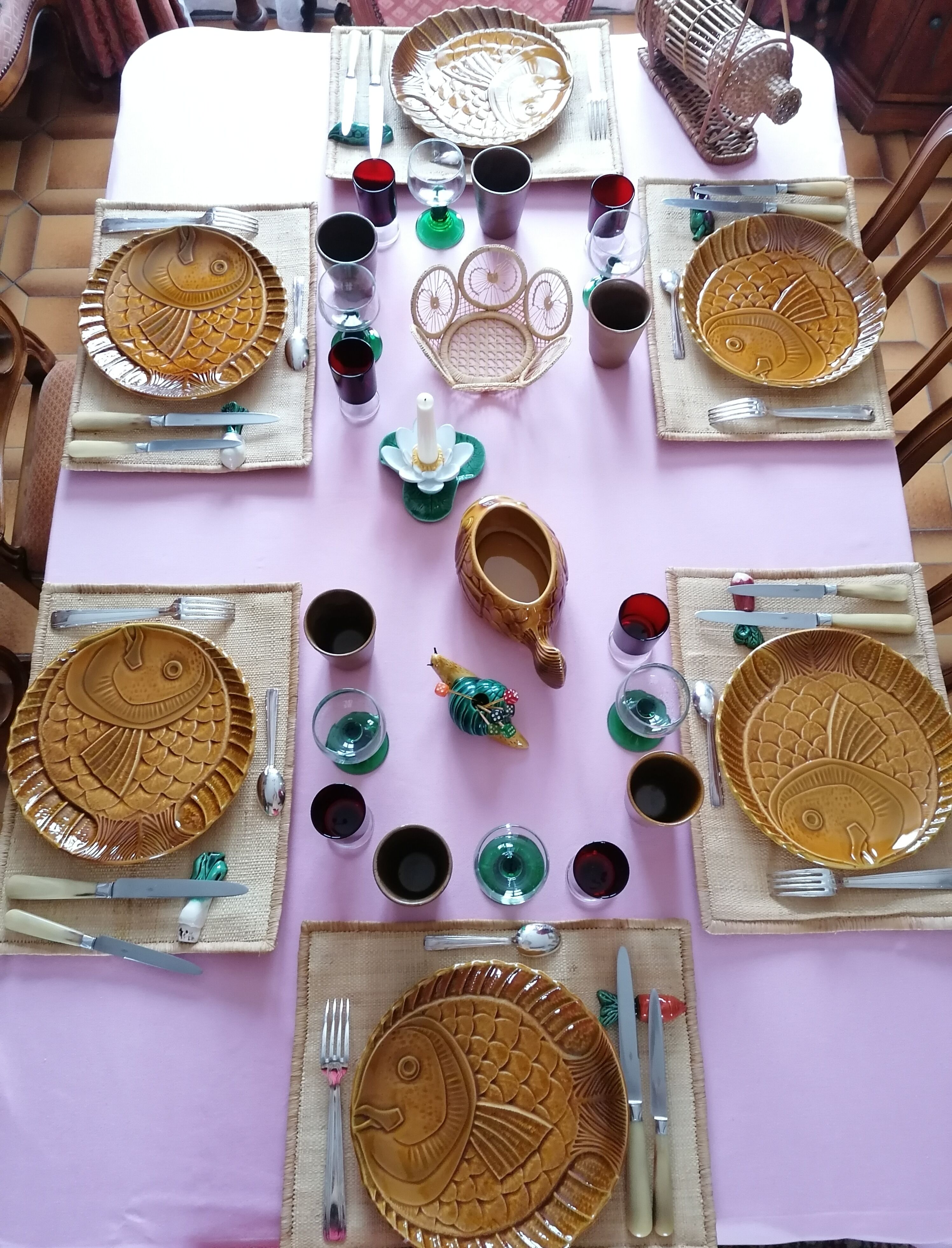 6 plates the art workshops of Revernay France