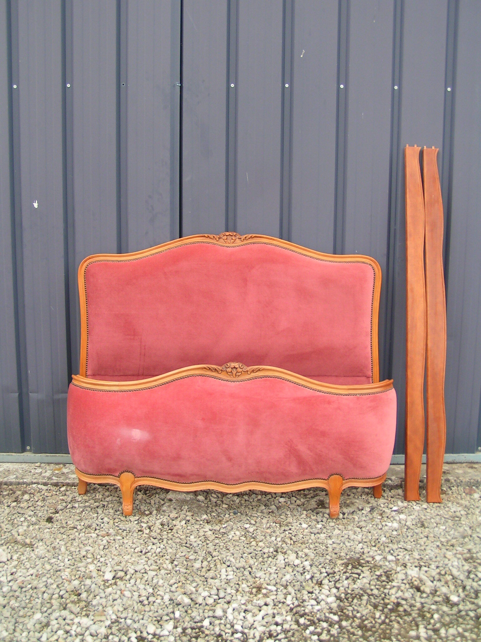 Lit corbeille velours rose  style Louis XVI