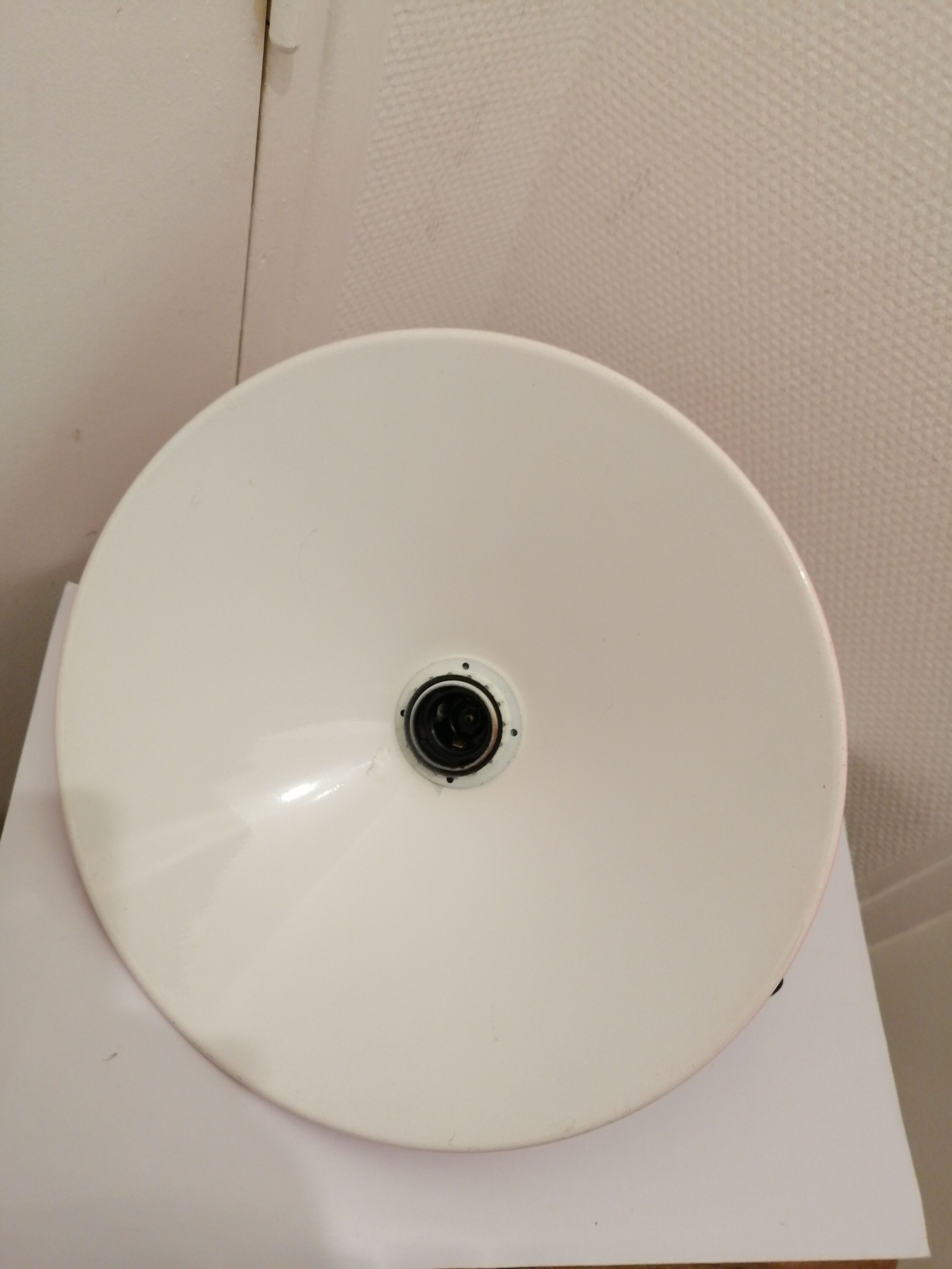 Enamelled sheet hanging lamp