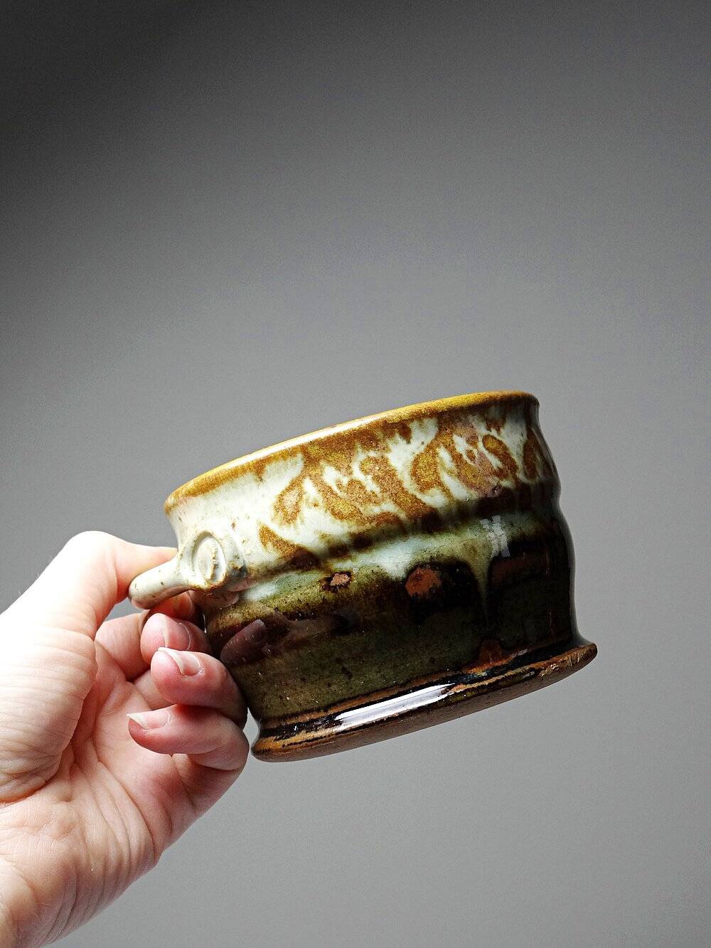 Large glazed stoneware vintage Japanese-style mug signed from the 90s-2000s.