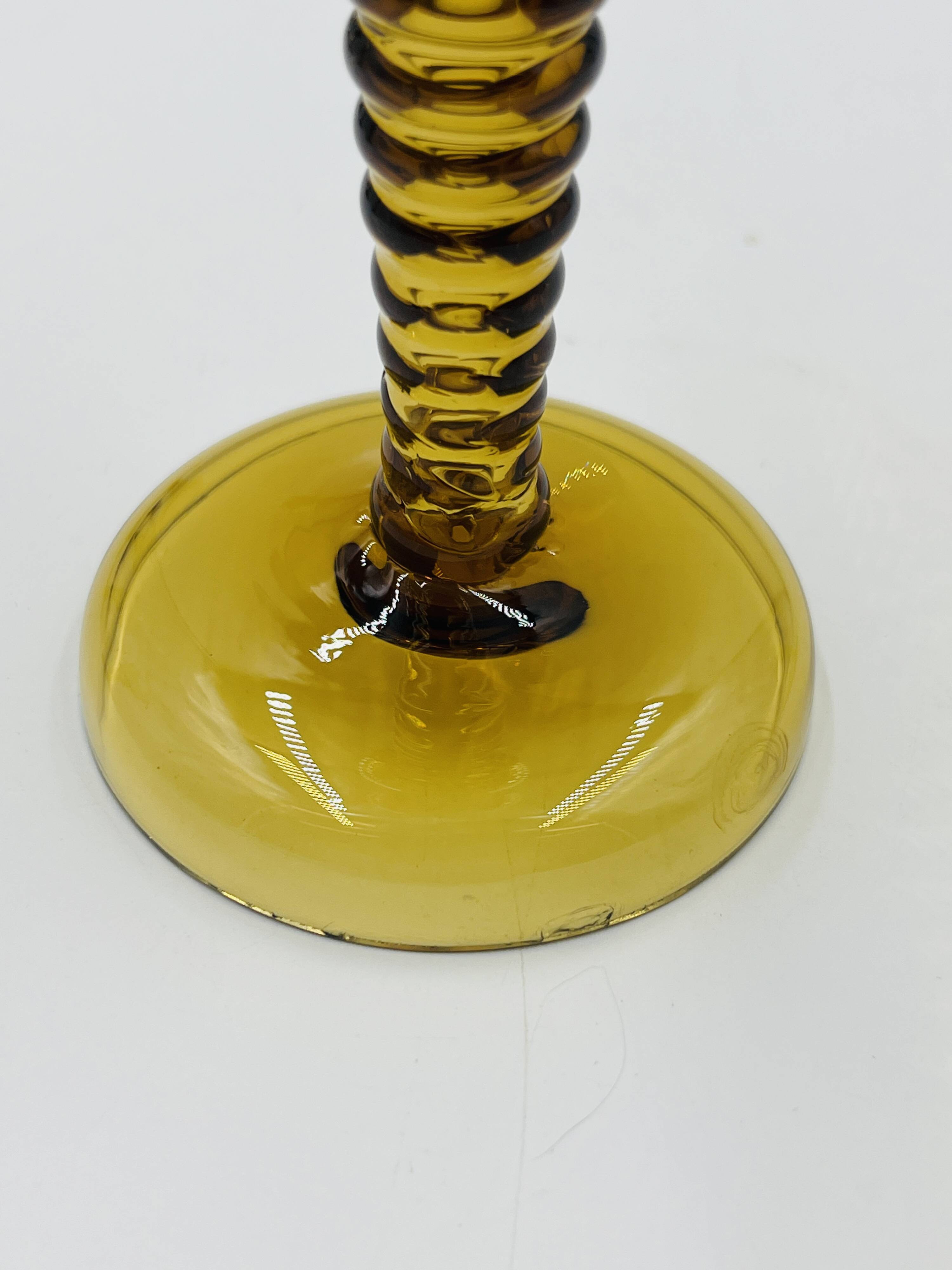Lot de 5 verres à vin Roemer ambrés