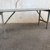 All-wood brasserie table