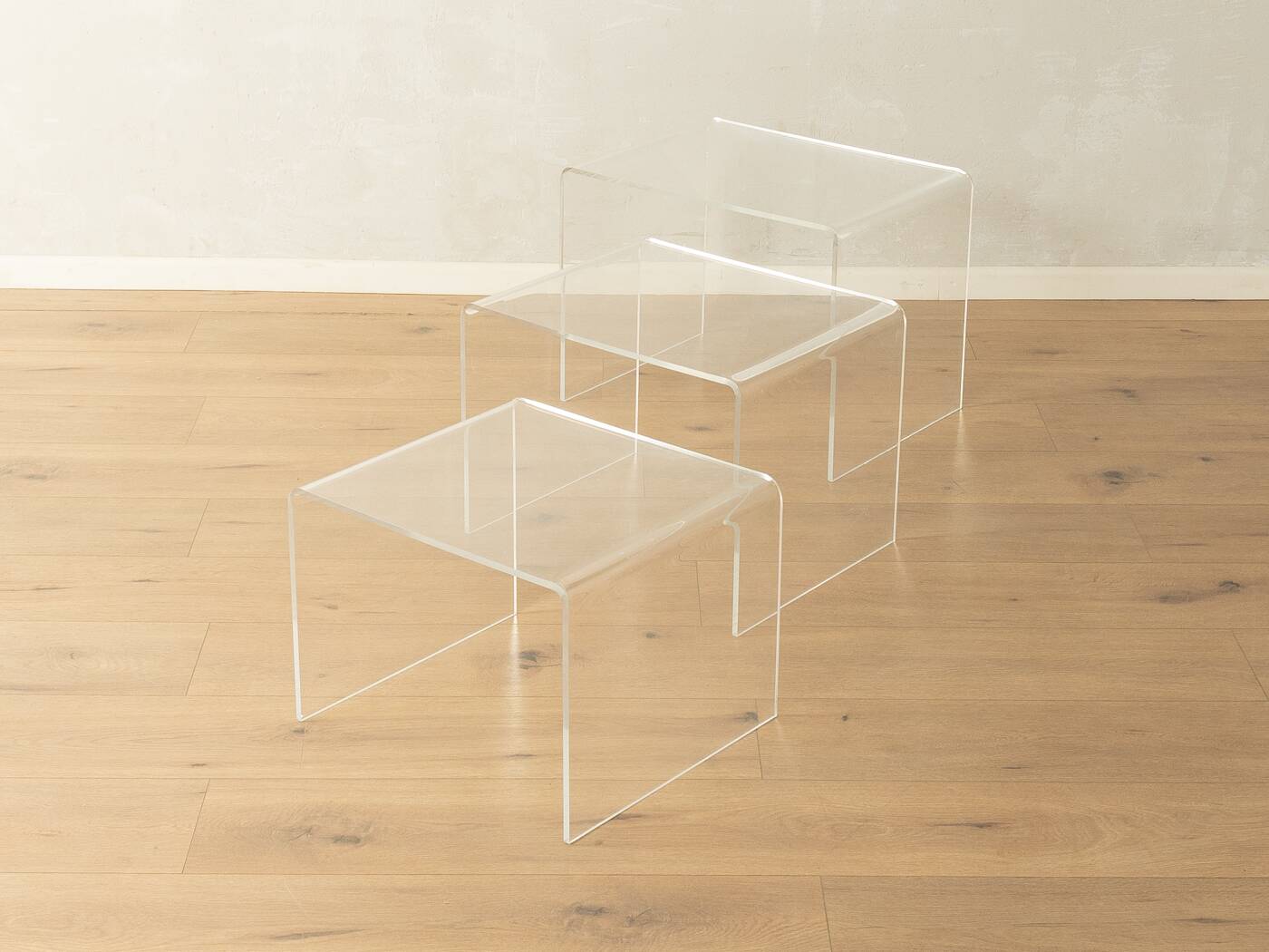 Tables gigognes en acrylique des années 1960