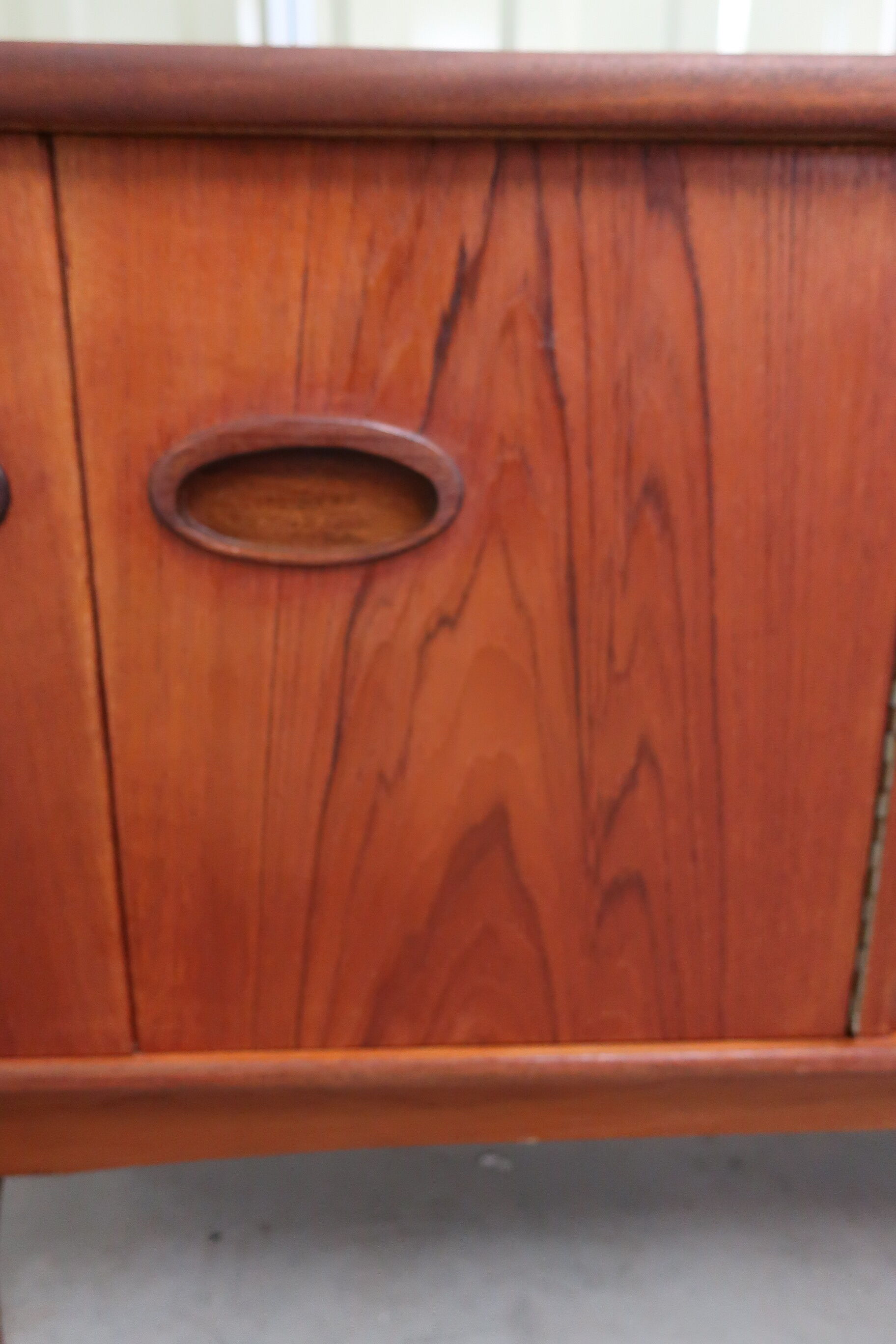 Atypical teak thread from the 60s