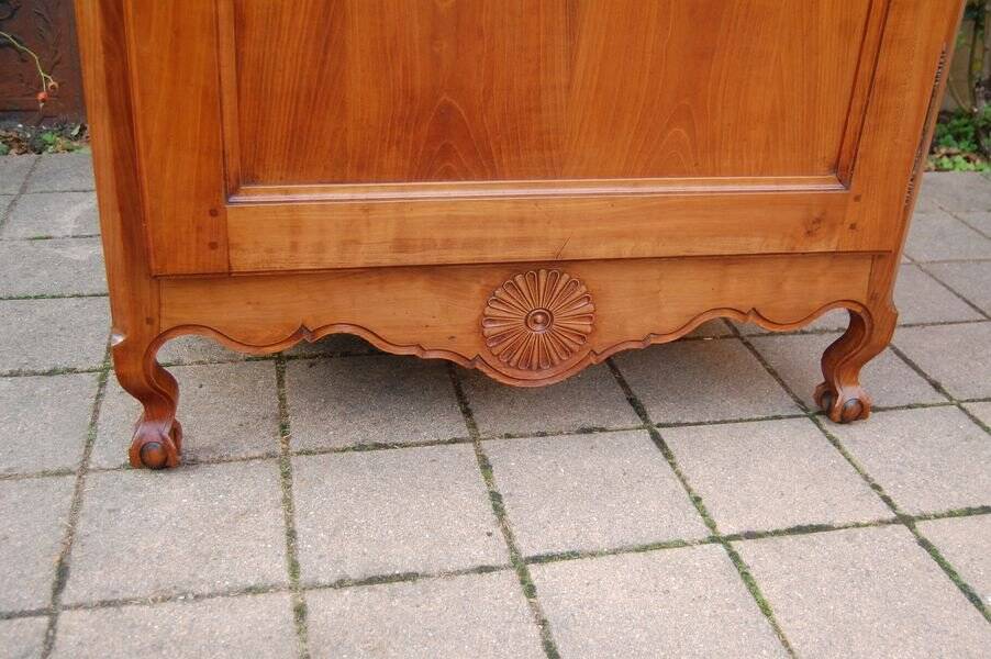 Buffet Louis XV en merisier du 19e siècle