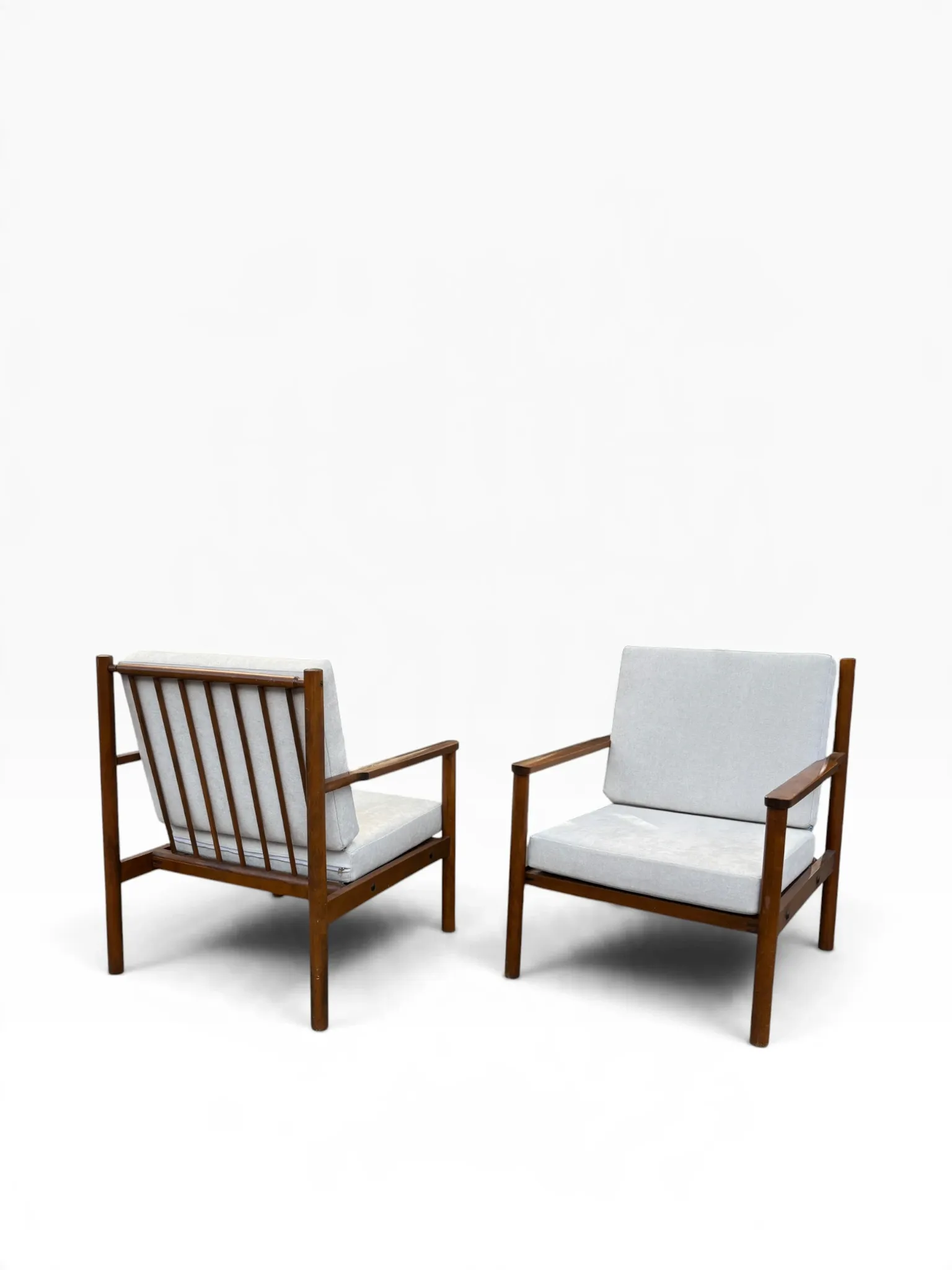 Set of 2 Italian armchairs