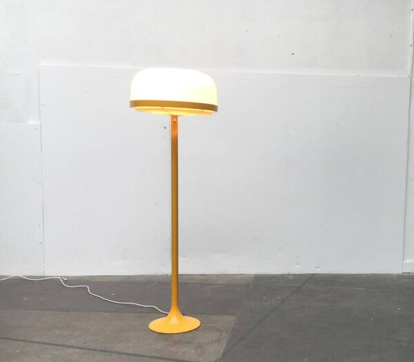 Lampe sur pied champignon de l'ère spatiale allemande du milieu du siècle de Kaiser Idell / Kaiser Leuchten