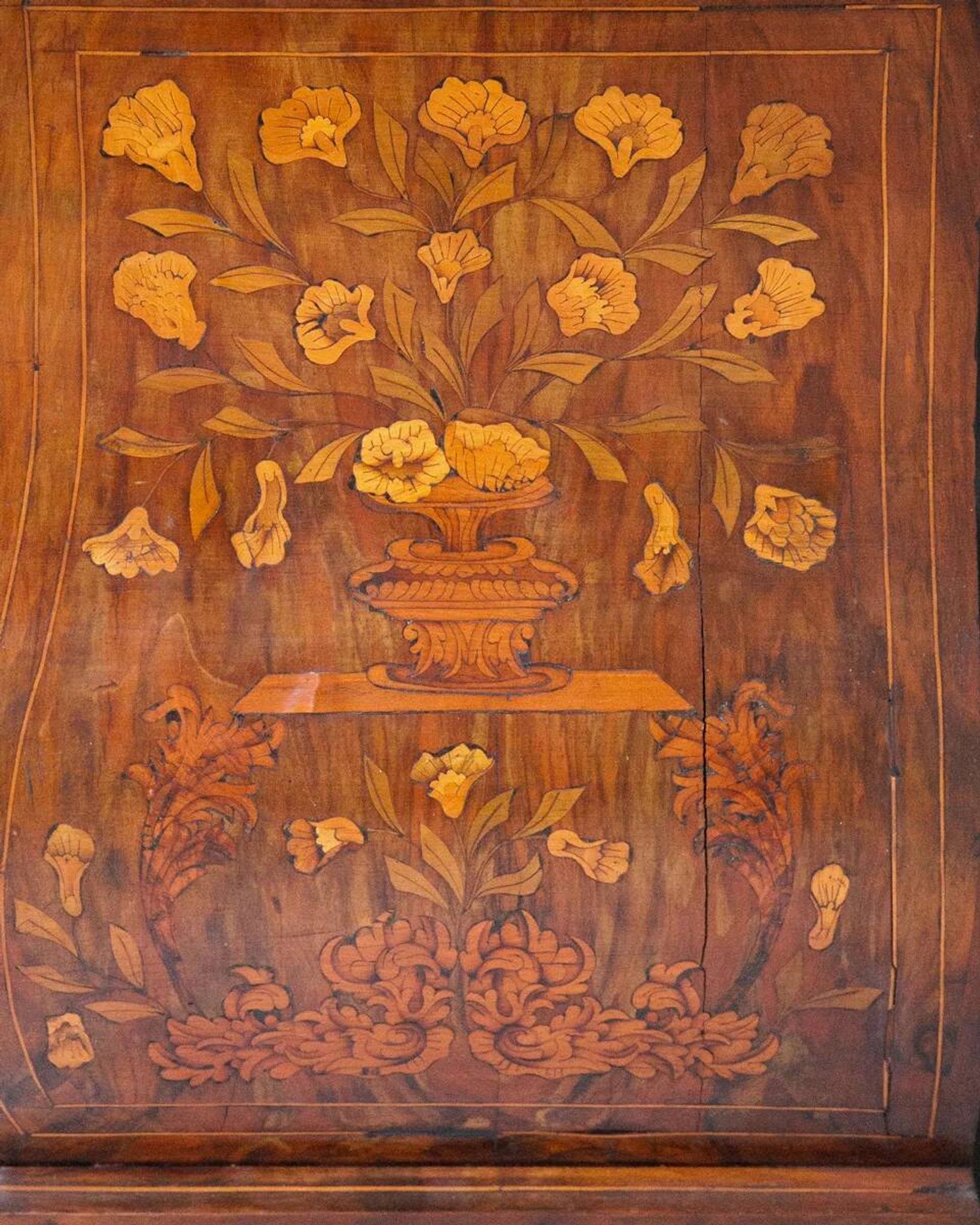 Small Dutch display cabinet in floral marquetry.