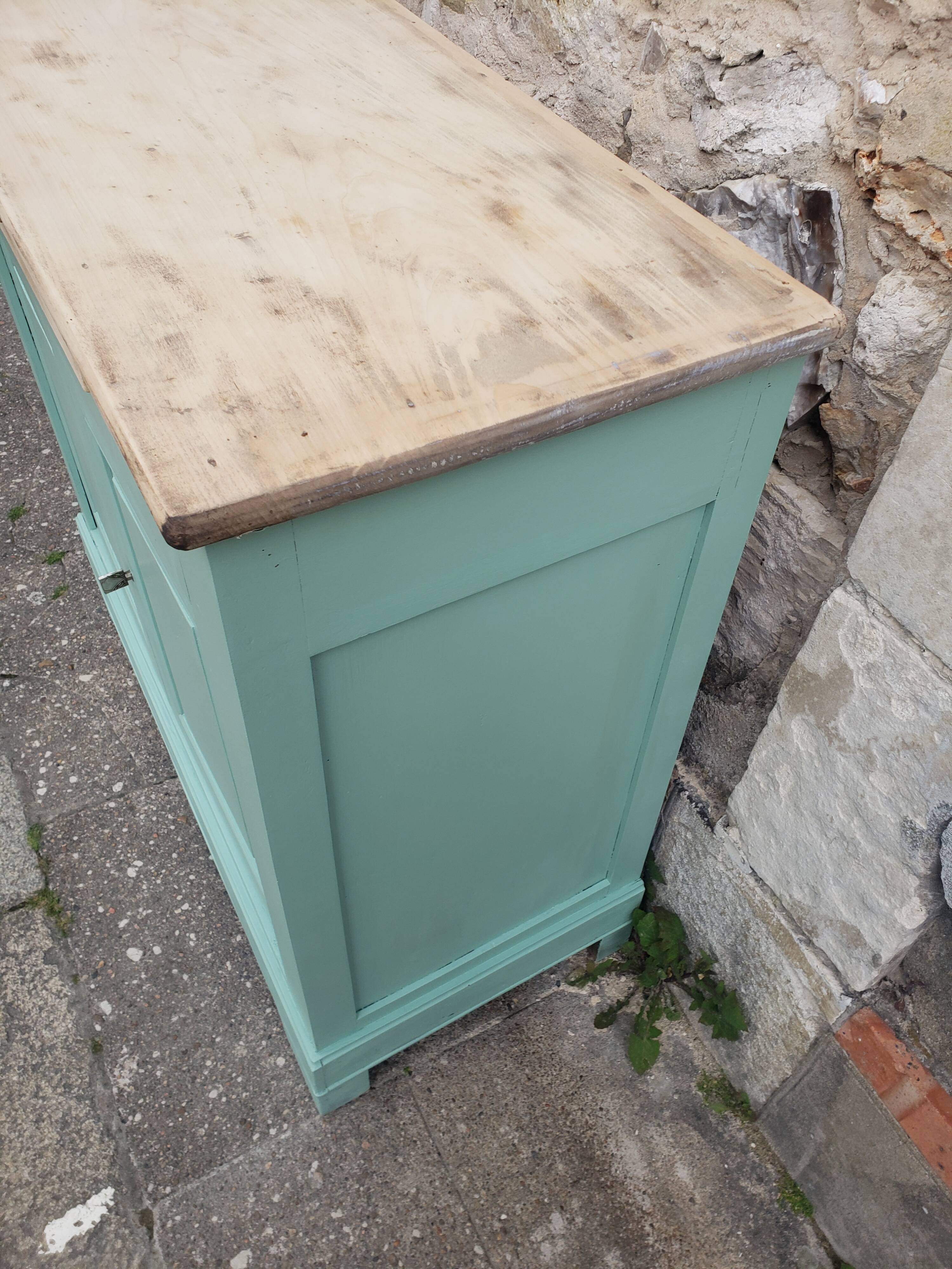 Parisian buffet green mint countryside