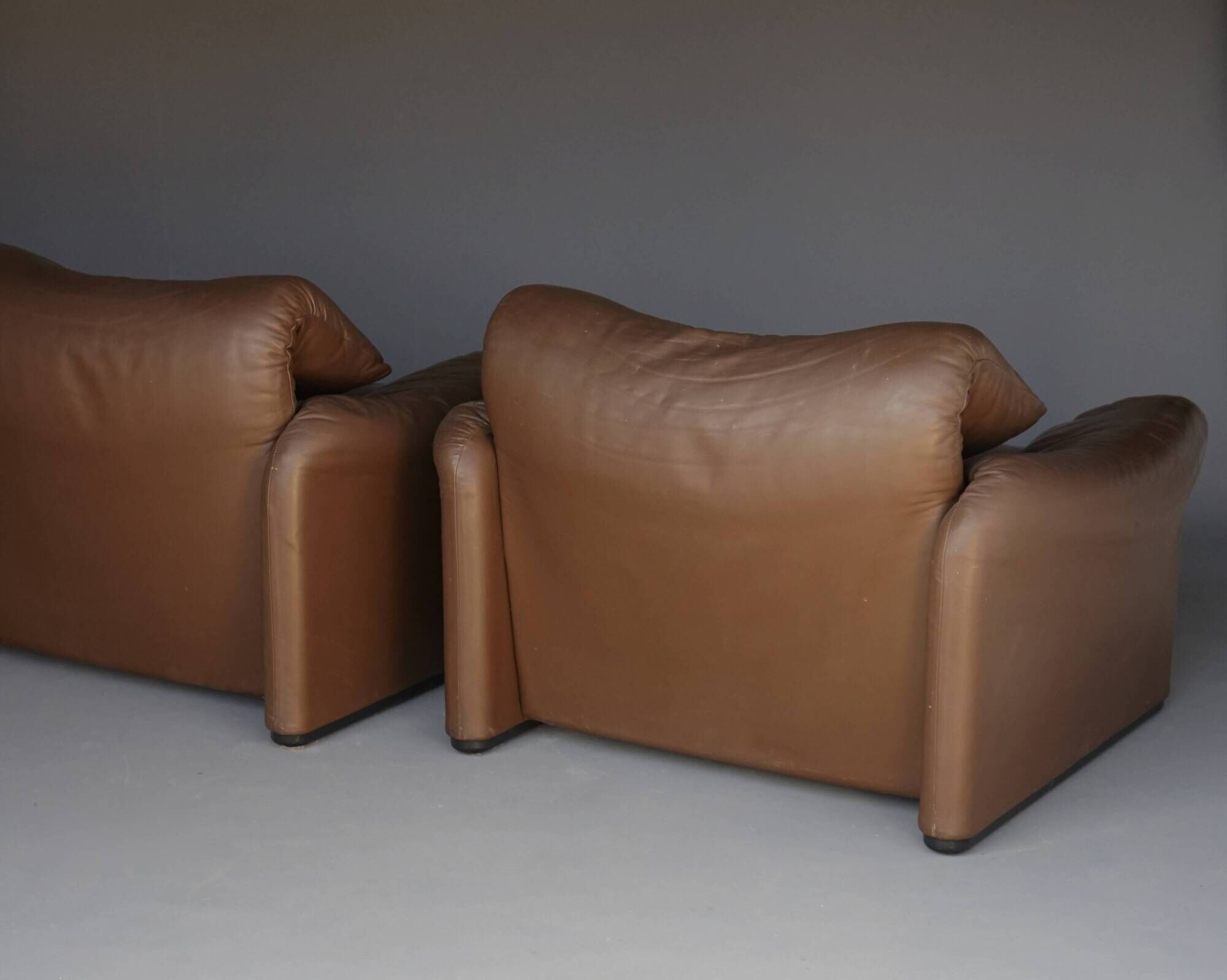 Maralunga Leather Armchairs by Vico Magistretti for Cassina, 1973