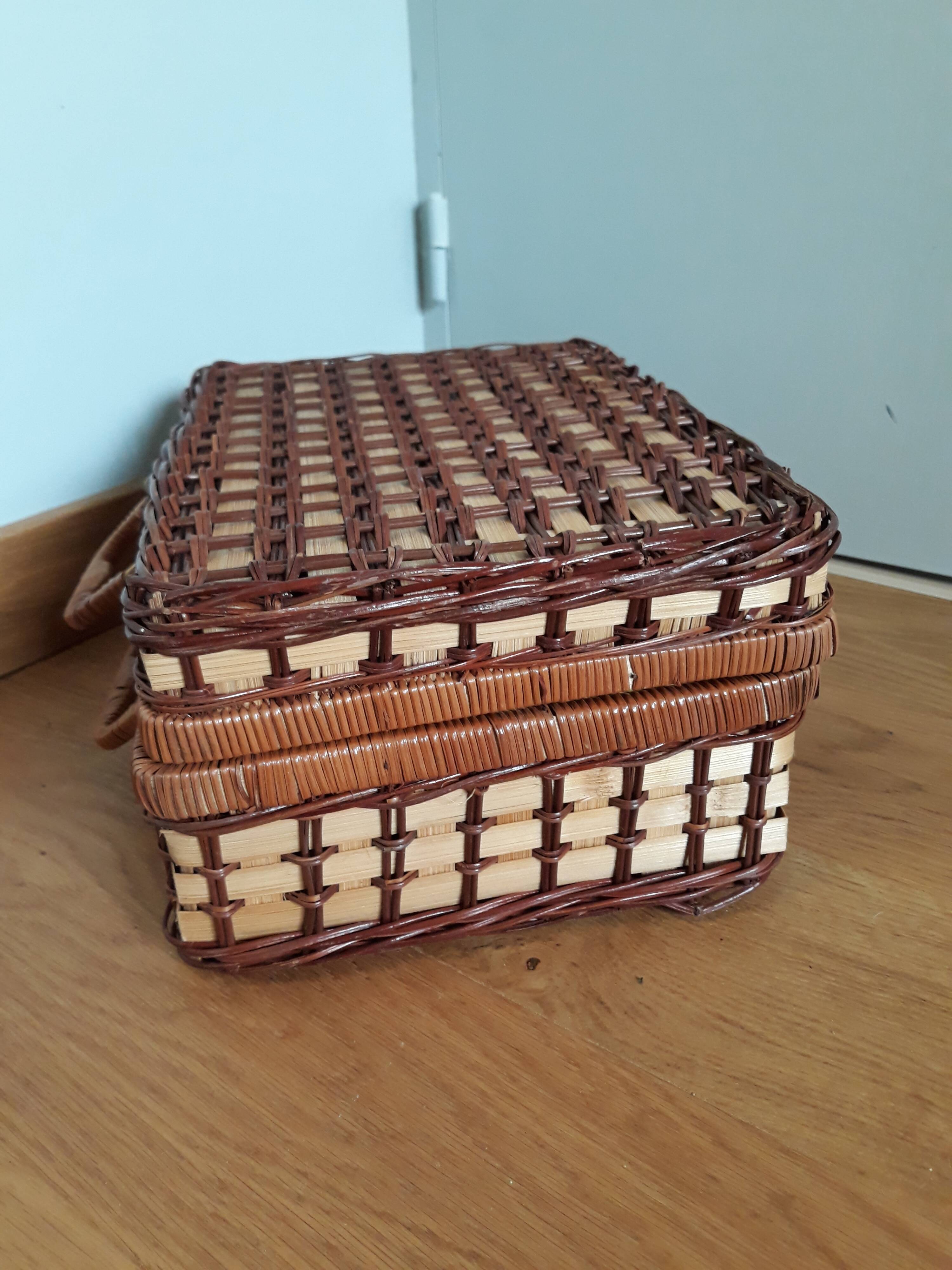 Wicker rattan suitcase