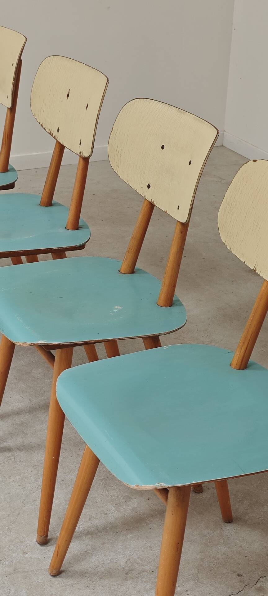 Lot de 4 chaises bois TON Bystrice ( Thonet ) bleu clair , lot 2