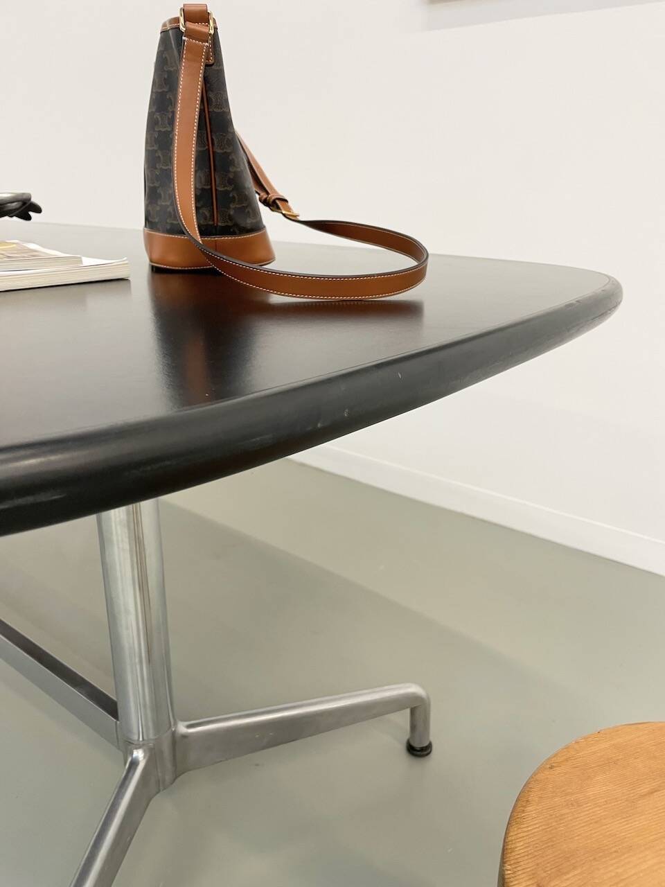 Giancarlo Piretti conference table