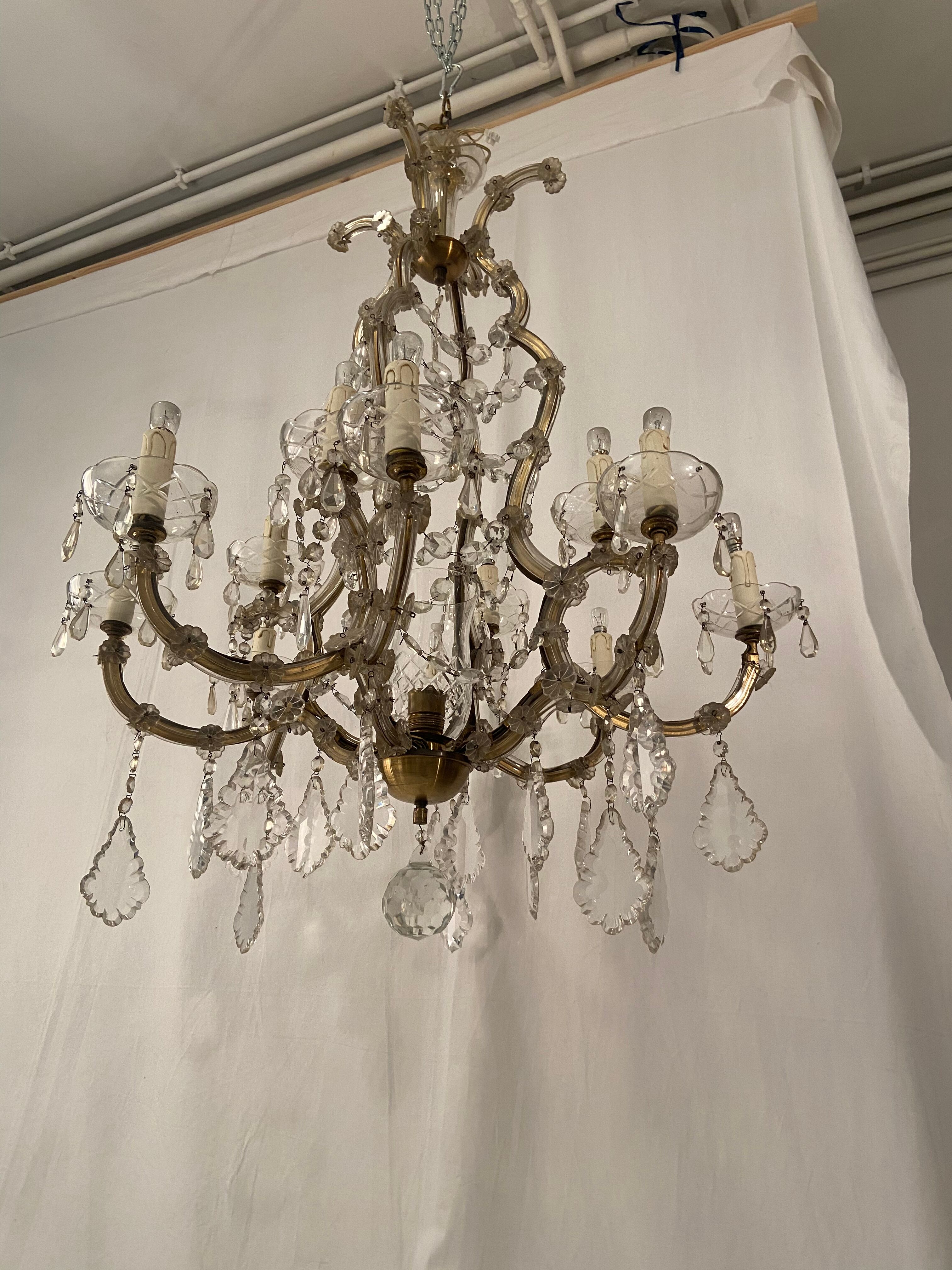 Imposing venetian chandelier in crystal with tassels