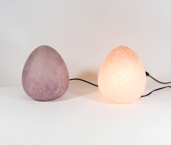 Lampe à oeufs en verre violet clair millésime 80's