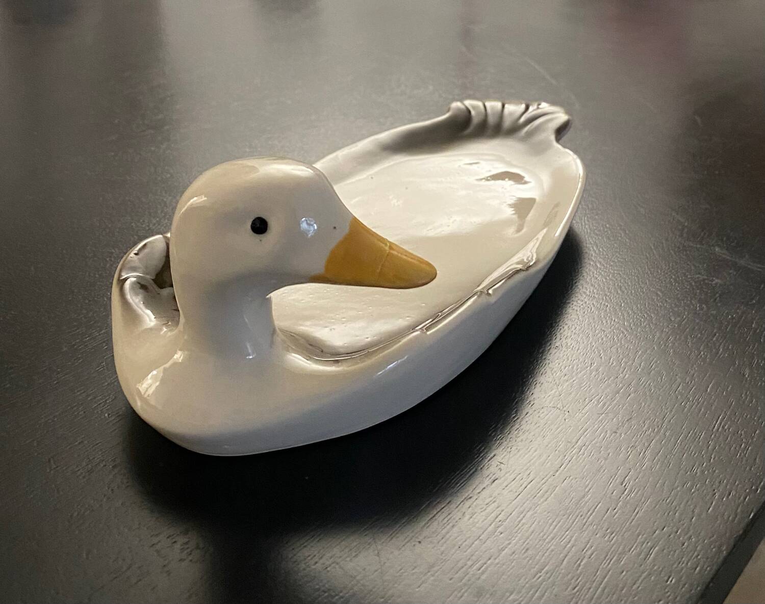 1 duck-shaped ceramic foie gras dish